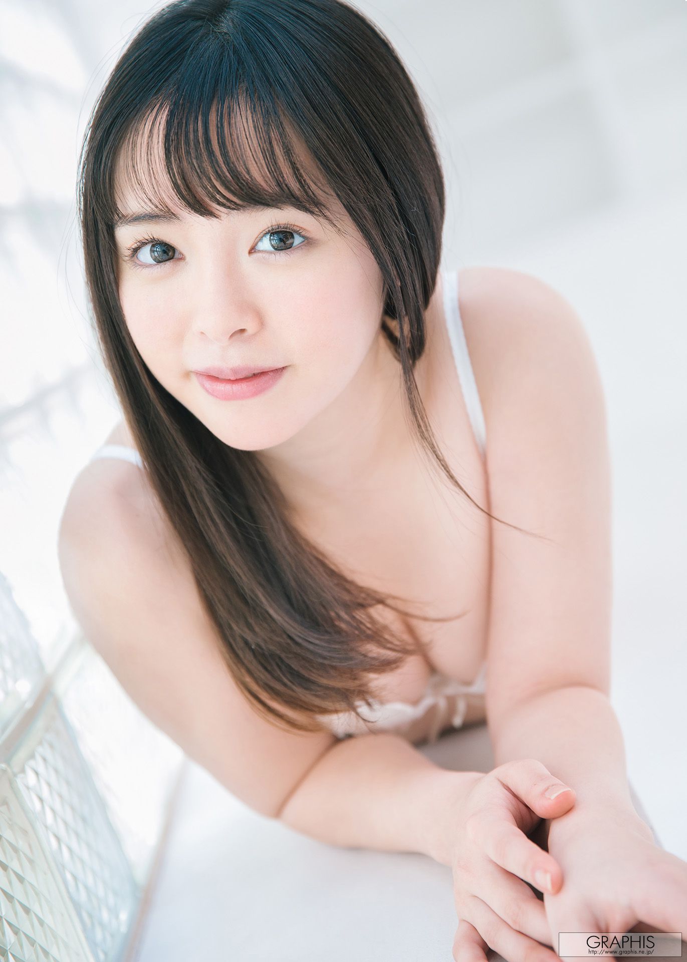 Yuna Ogura 小倉由菜 [Graphis] Gravure 初脱ぎ娘