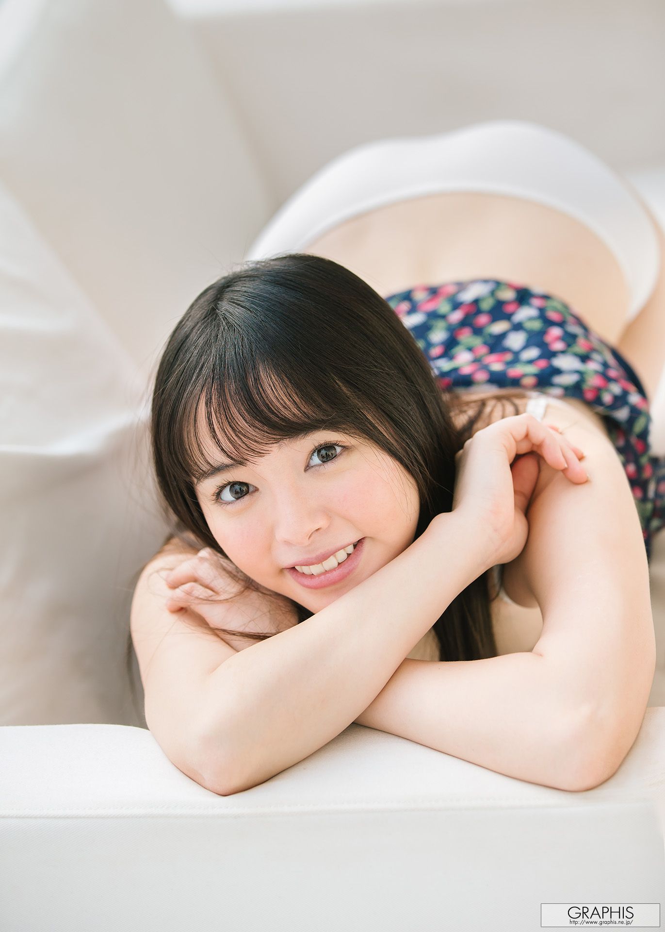 Yuna Ogura 小倉由菜 [Graphis] Gravure 初脱ぎ娘