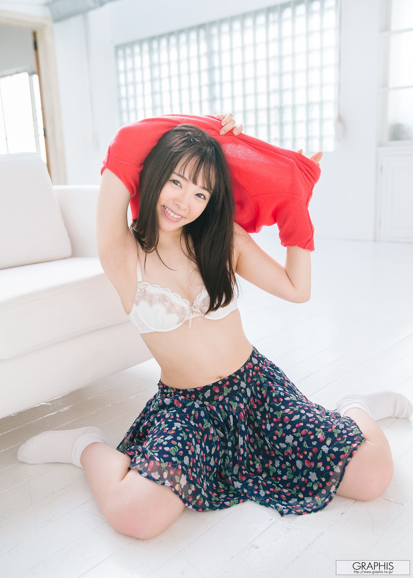Yuna Ogura 小倉由菜 [Graphis] Gravure 初脱ぎ娘
