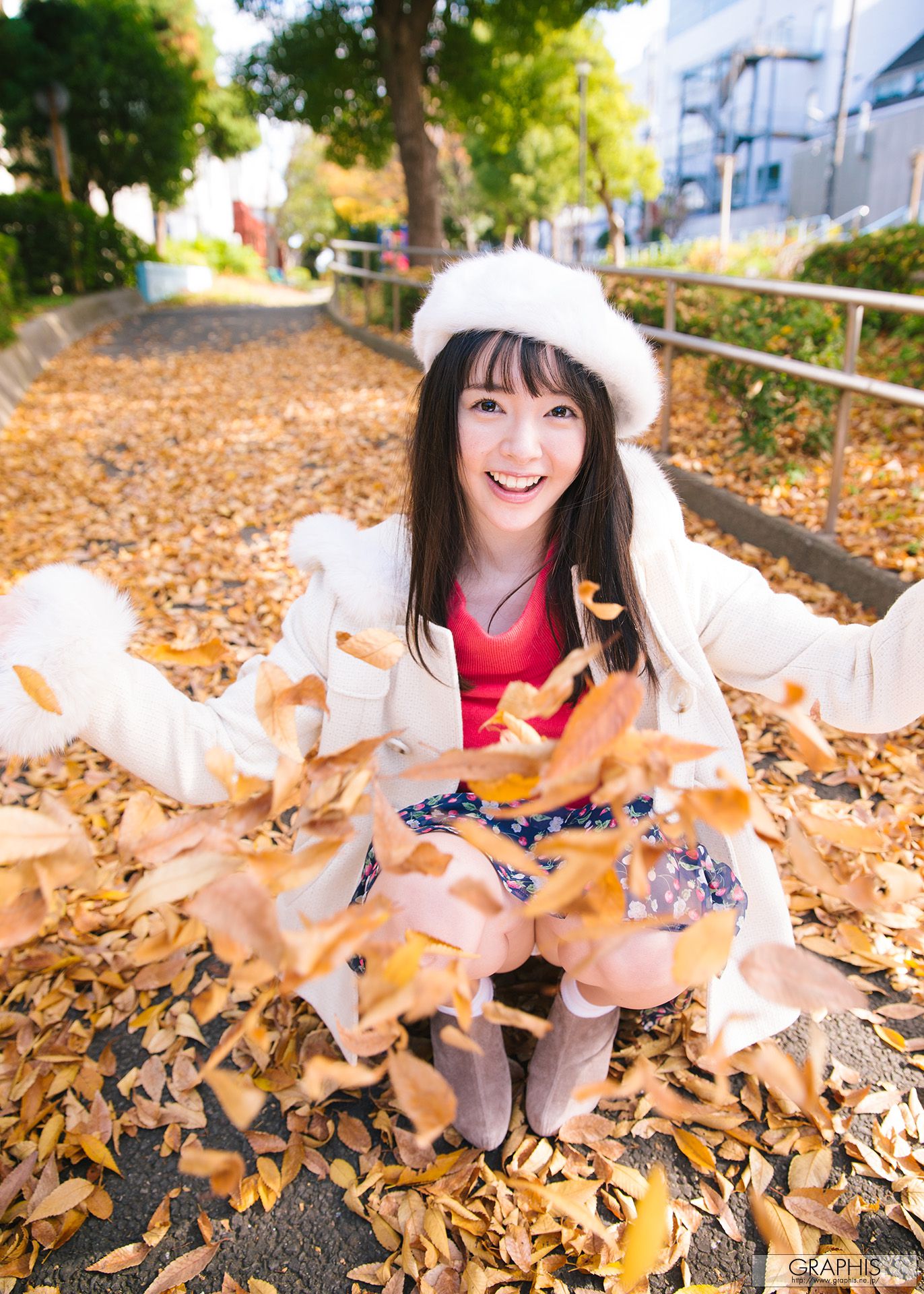 Yuna Ogura 小倉由菜 [Graphis] Gravure 初脱ぎ娘