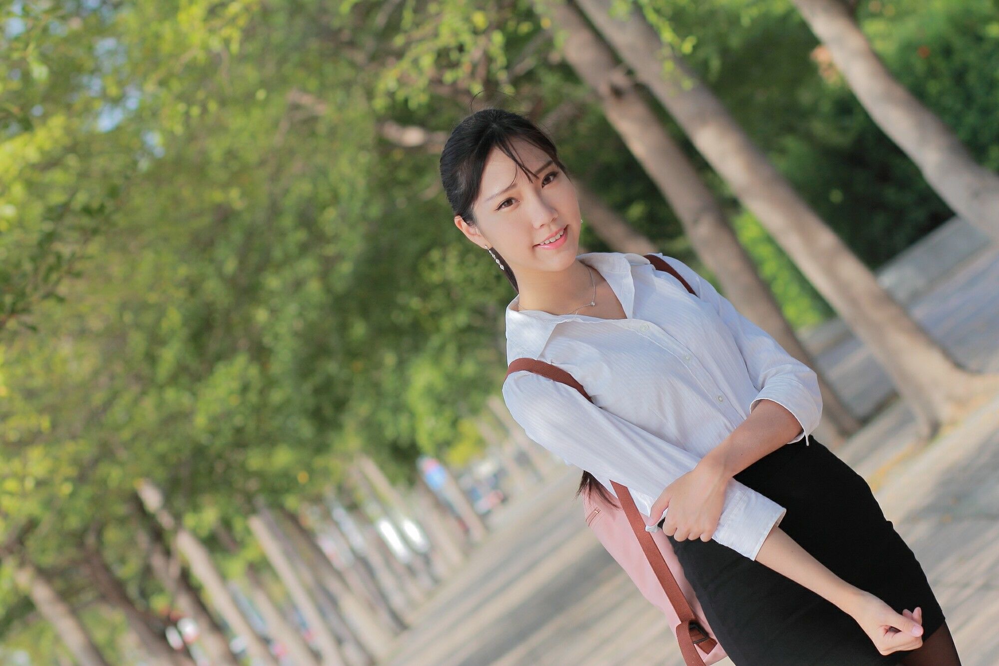 [台湾正妹] 豬比《兒童美術館外拍》
