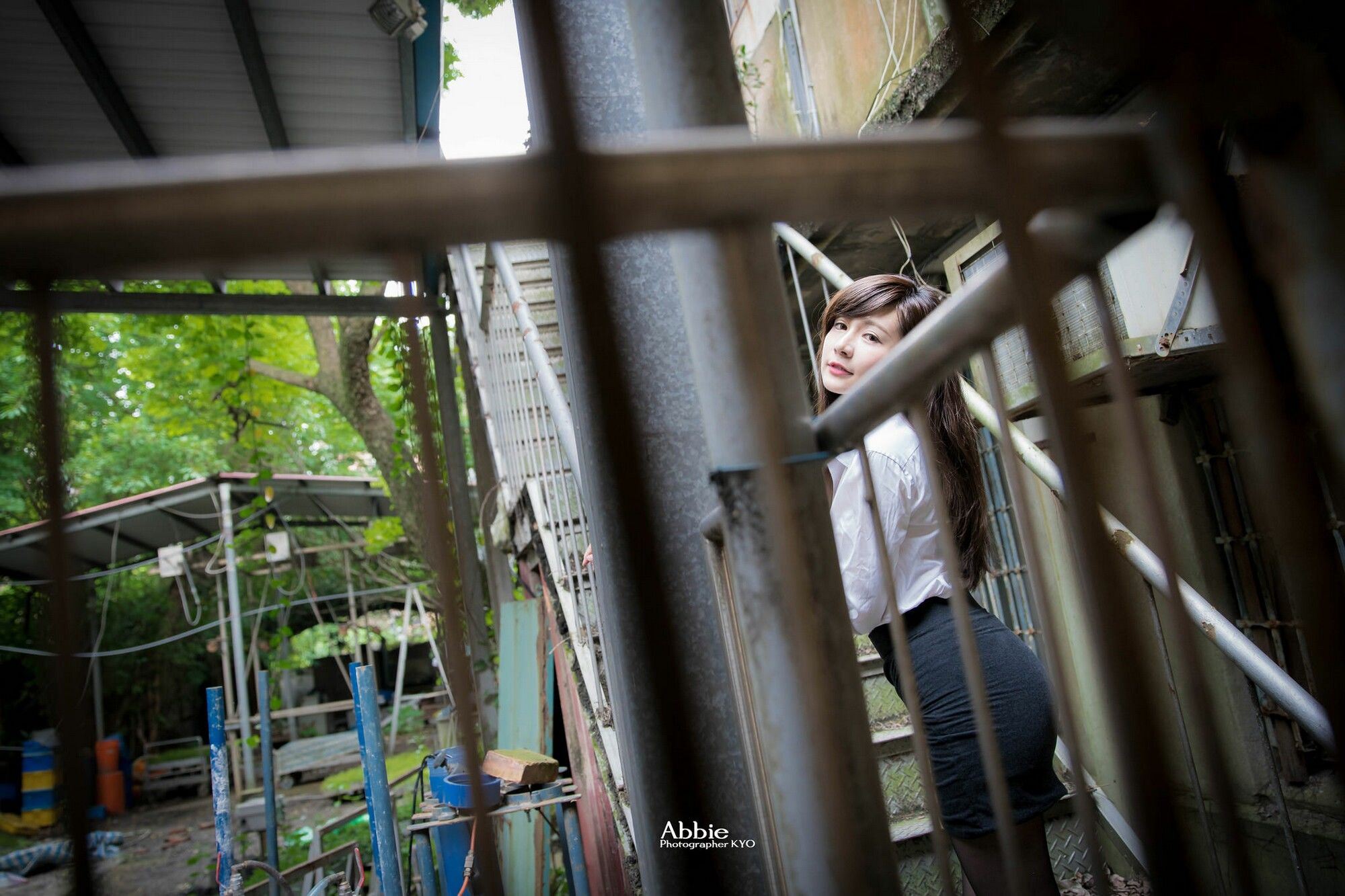 [台湾正妹] 邱艾比Abbie 黑丝OL内衣赏