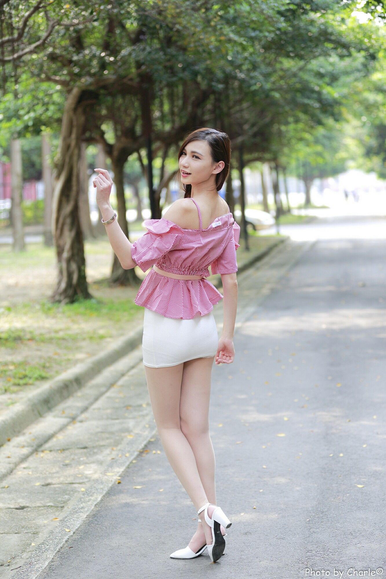 [台湾正妹] 蔡译心Candice《師範大學外拍》3套服装