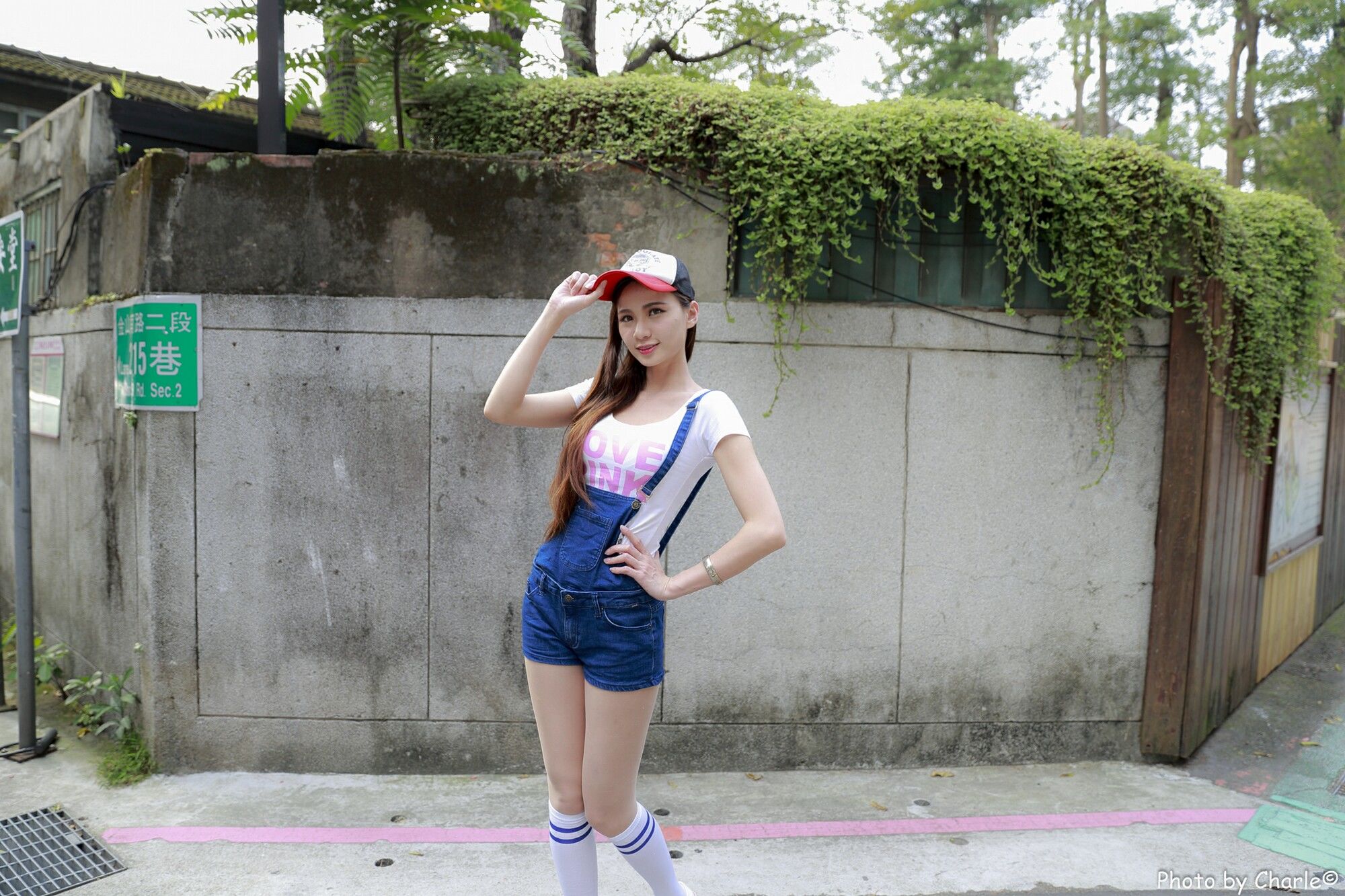 [台湾正妹] 蔡译心Candice《師範大學外拍》3套服装