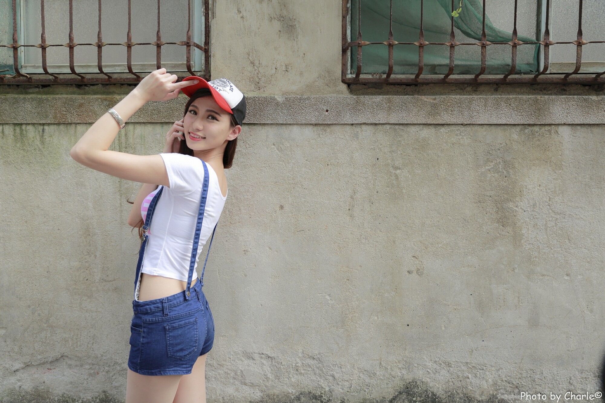 [台湾正妹] 蔡译心Candice《師範大學外拍》3套服装