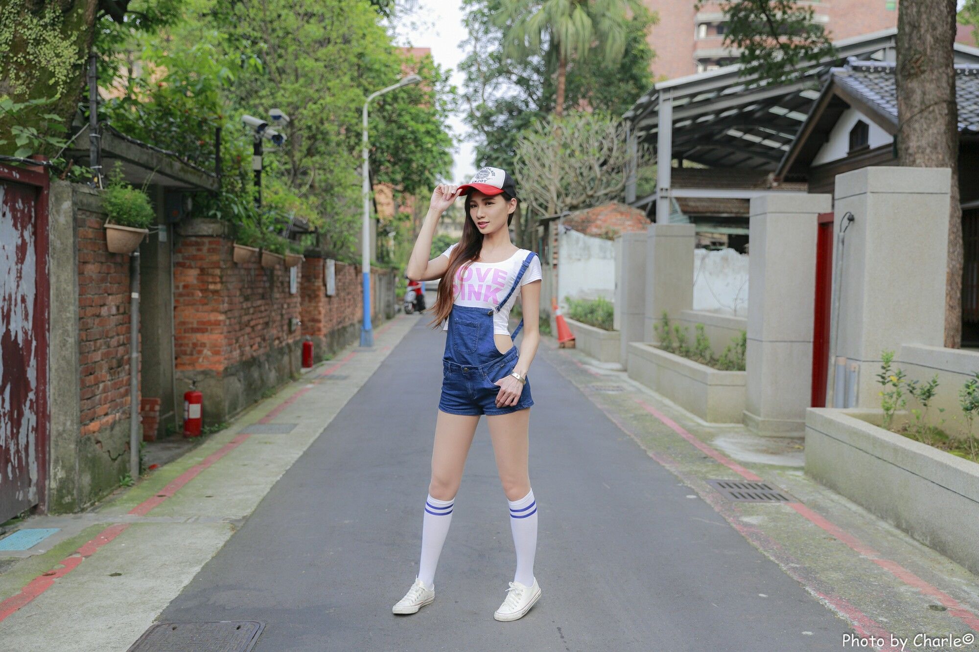 [台湾正妹] 蔡译心Candice《師範大學外拍》3套服装