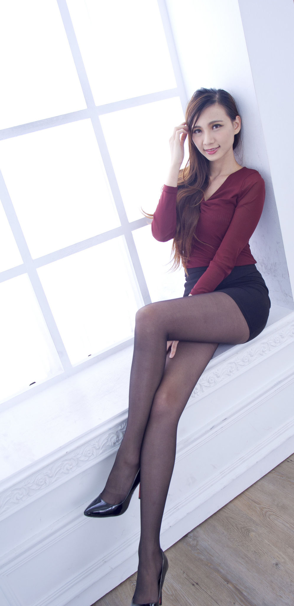 [台湾正妹] 蔡译心Candice《肉丝短裙+黑丝包臀裙》