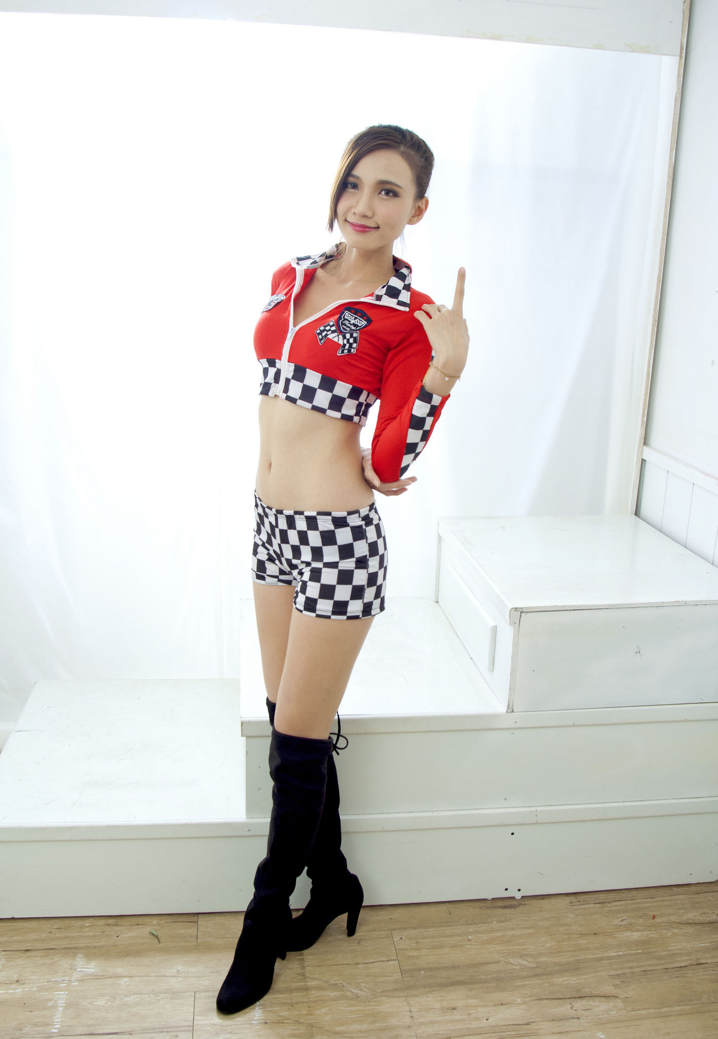 [台湾正妹] 蔡译心 - 肉丝棚拍3套服装