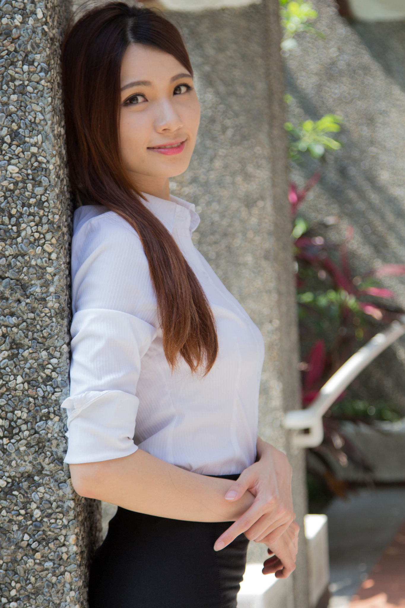 [台湾网红美女] 蔡译心Candice《台大外拍 女教师》
