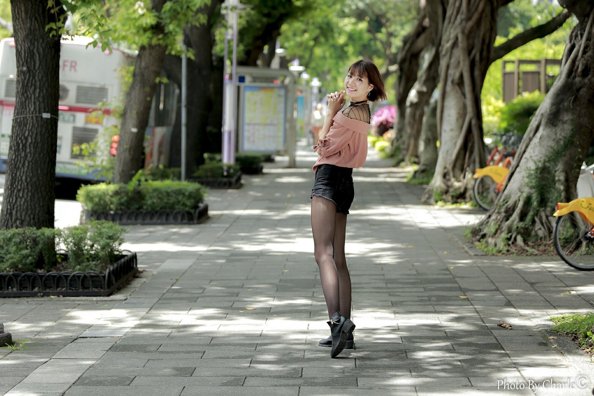 [台湾网红美女] 黄竹宣《圓山花博外拍》