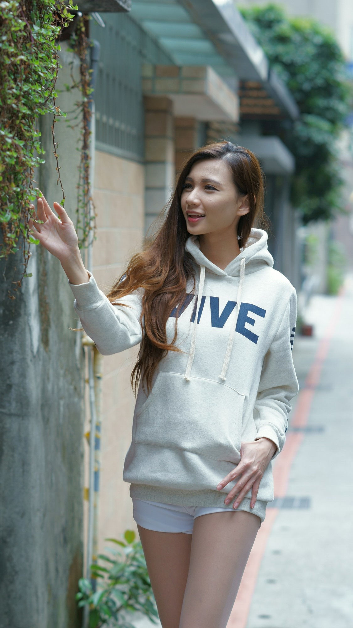 [台湾网红美女] 蔡译心 - 外拍6套服装合集