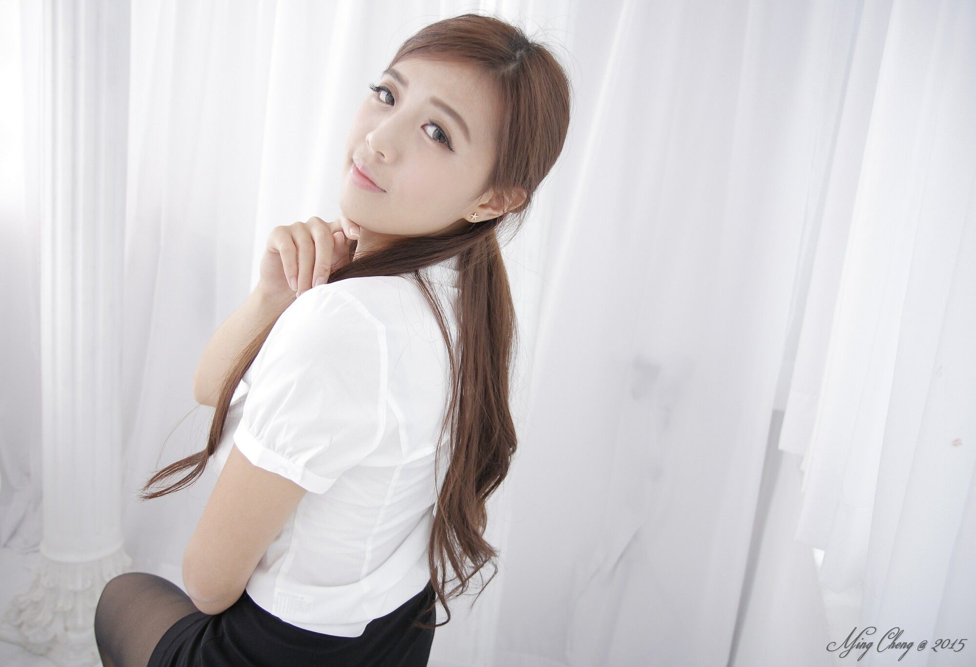 [台湾网红美女] Anna《黑丝OL浴室系列》