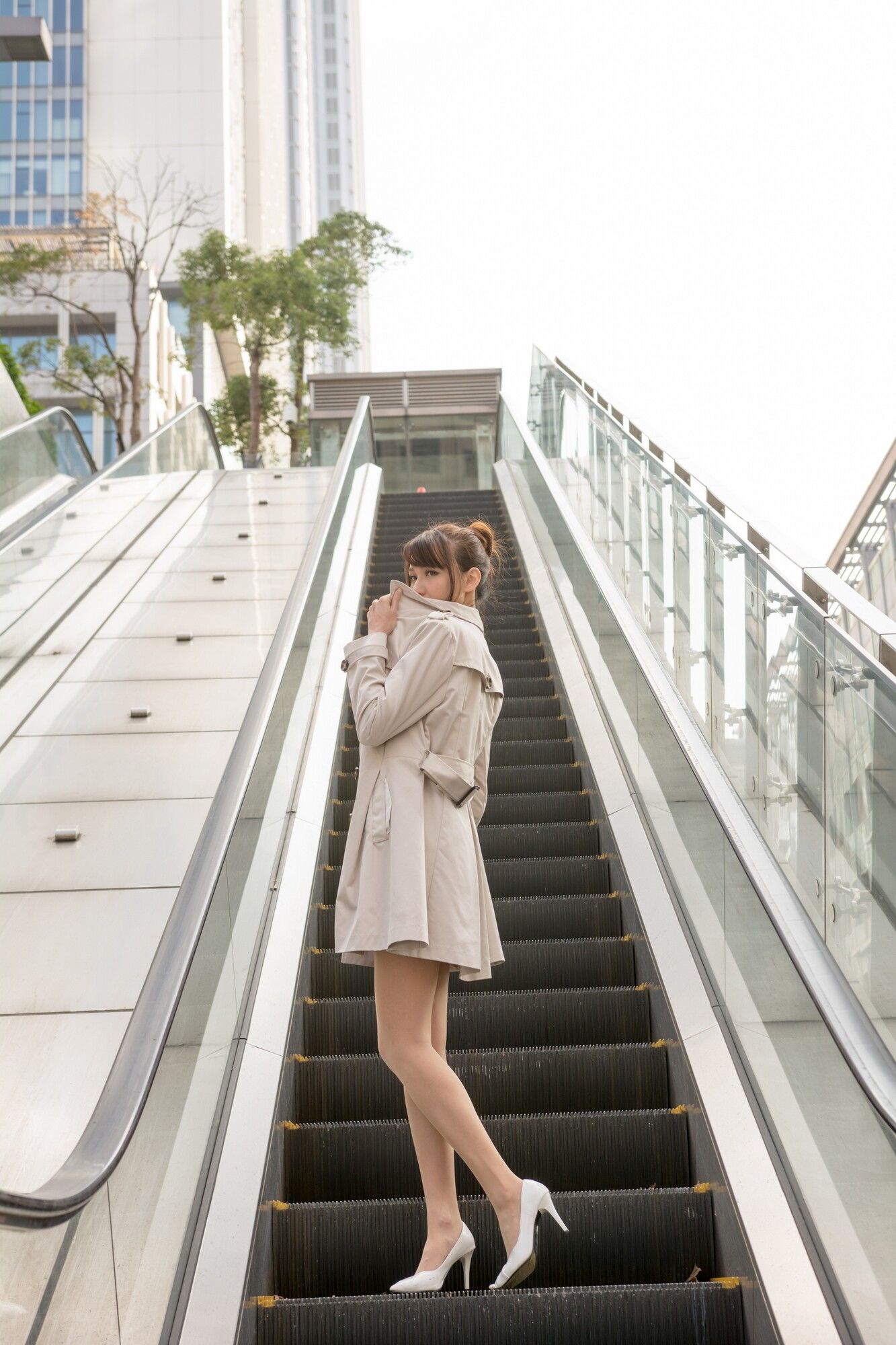 [台湾正妹] 蔡译心Candice《信義區周邊 时尚风衣街拍》