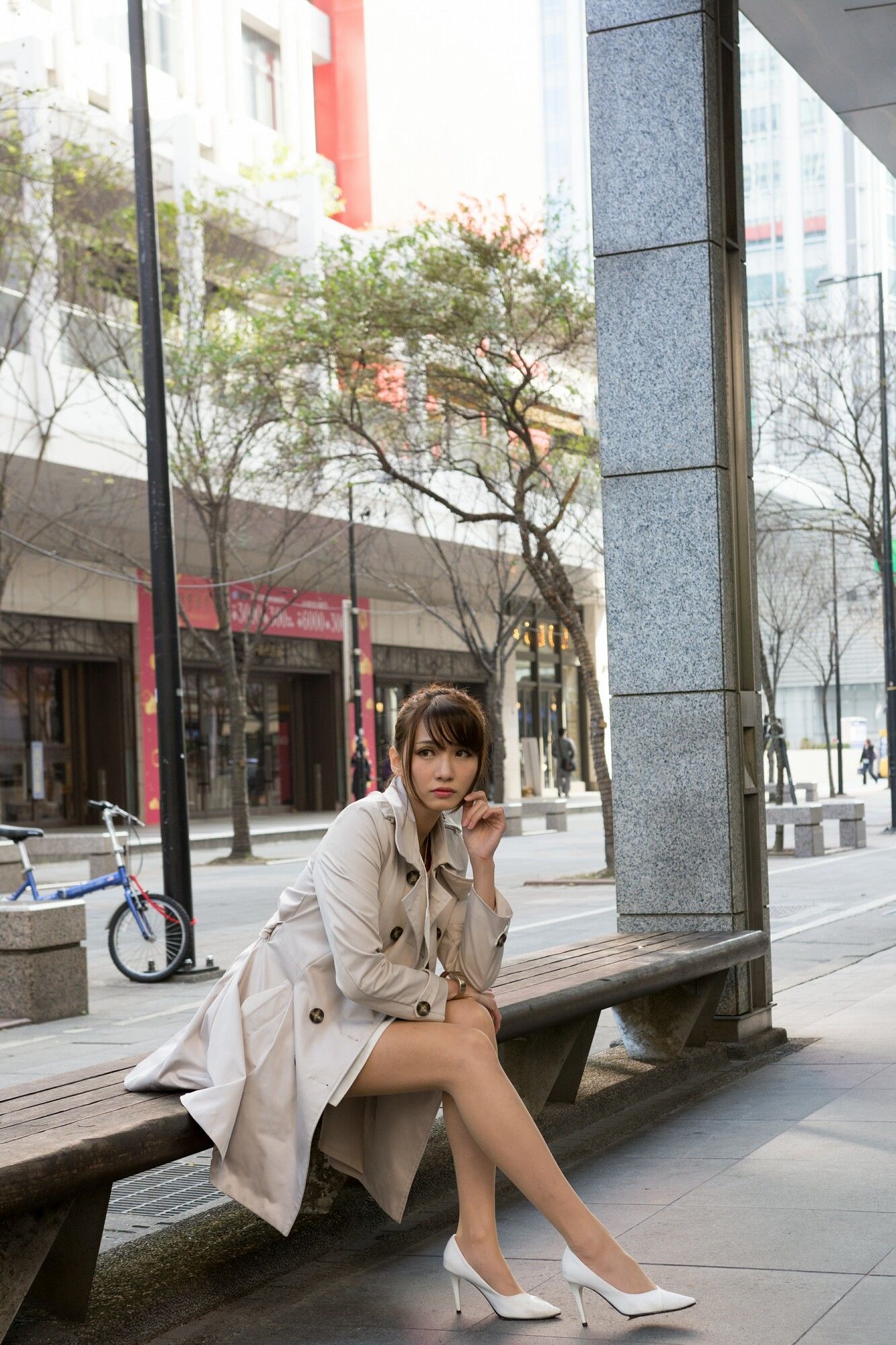 [台湾正妹] 蔡译心Candice《信義區周邊 时尚风衣街拍》