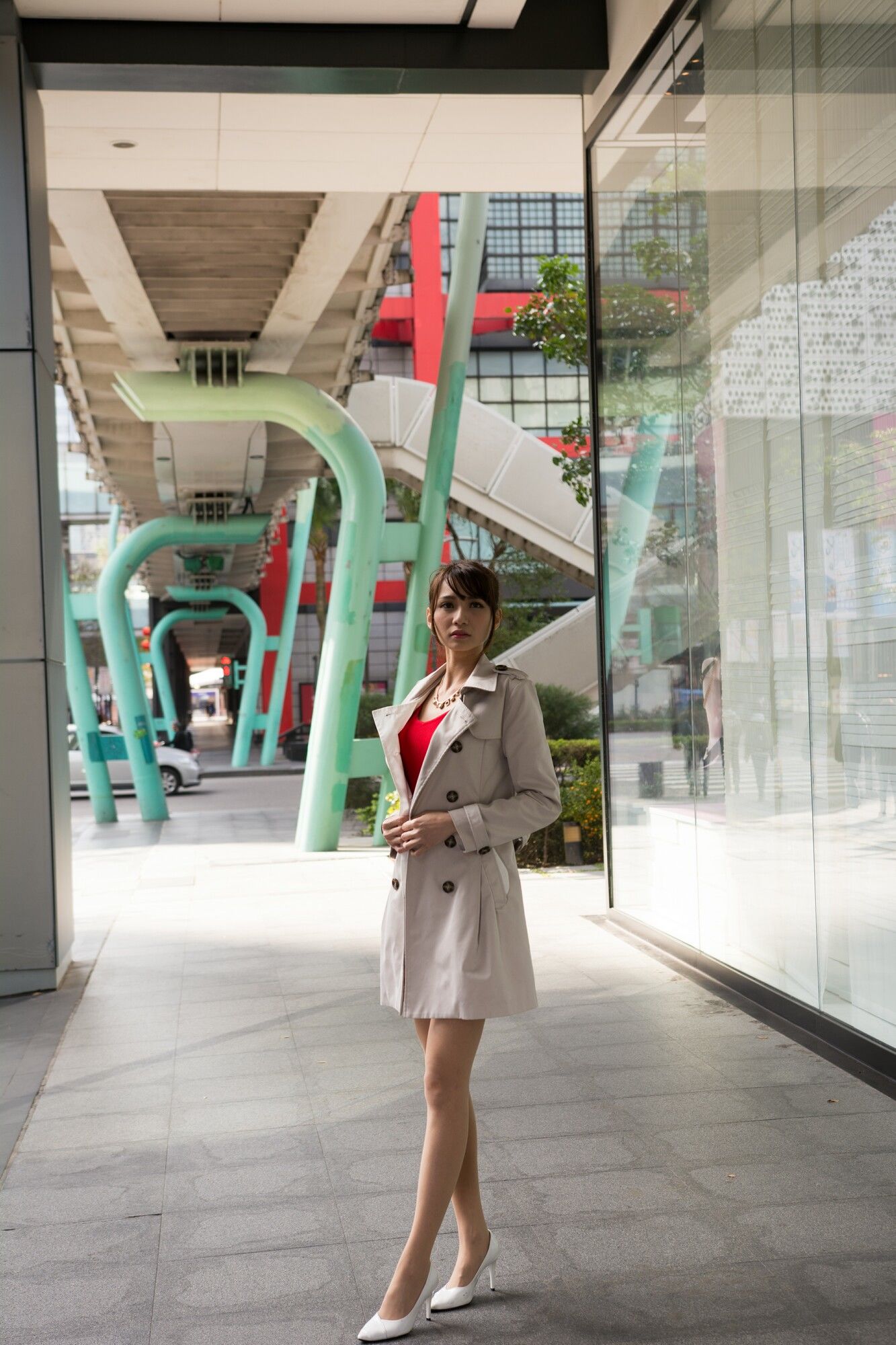 [台湾正妹] 蔡译心Candice《信義區周邊 时尚风衣街拍》