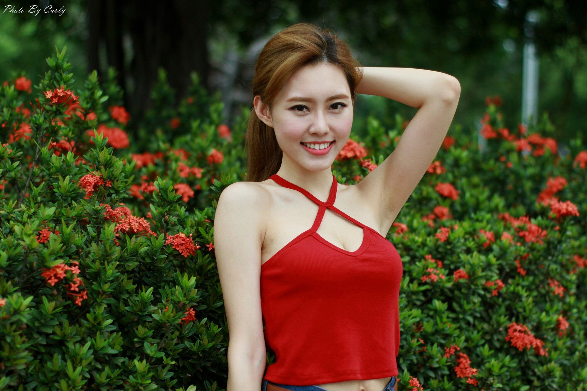 [台湾网红美女] 郭珉妏Queenie《技擊館街拍》