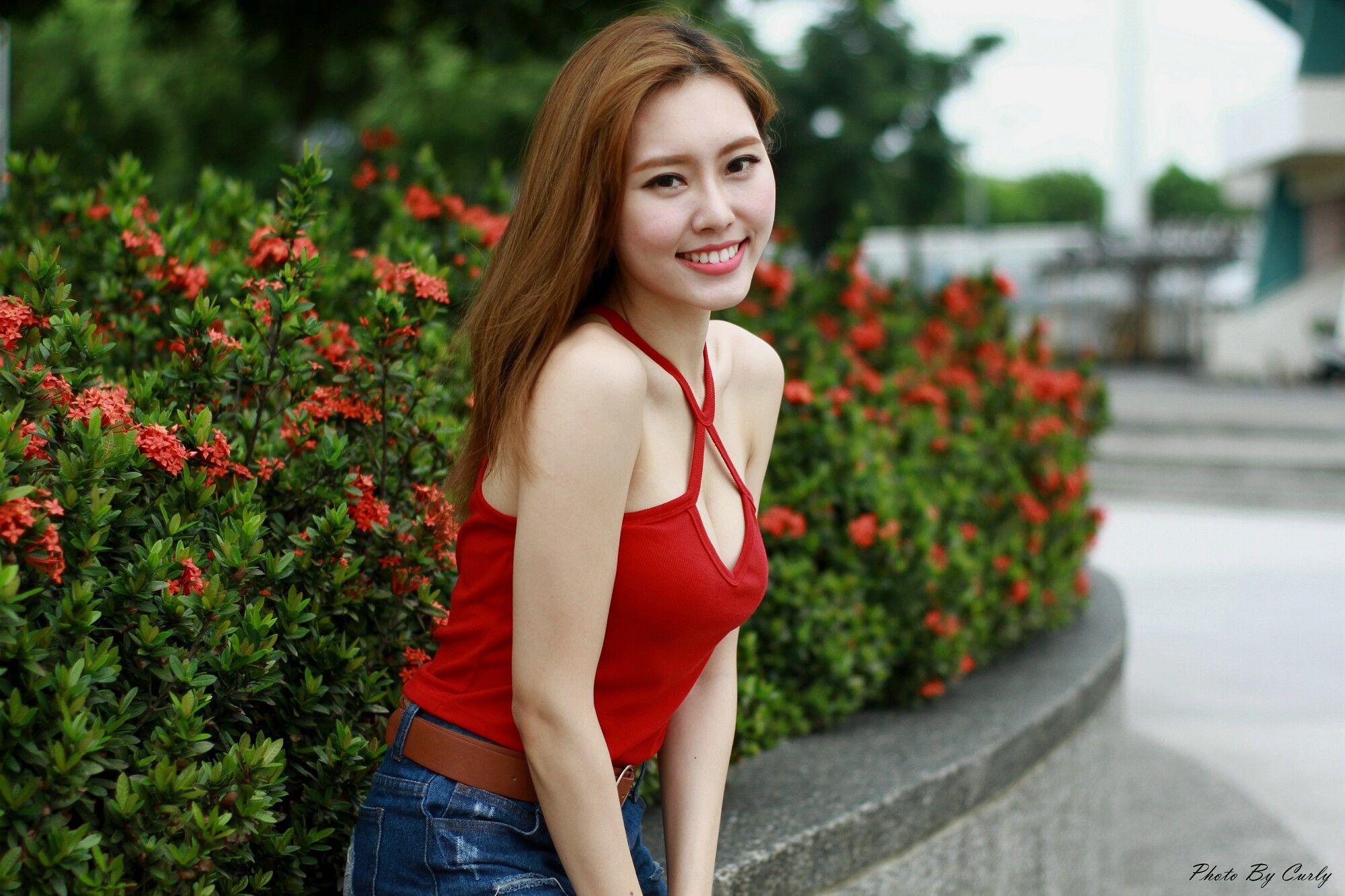 [台湾网红美女] 郭珉妏Queenie《技擊館街拍》