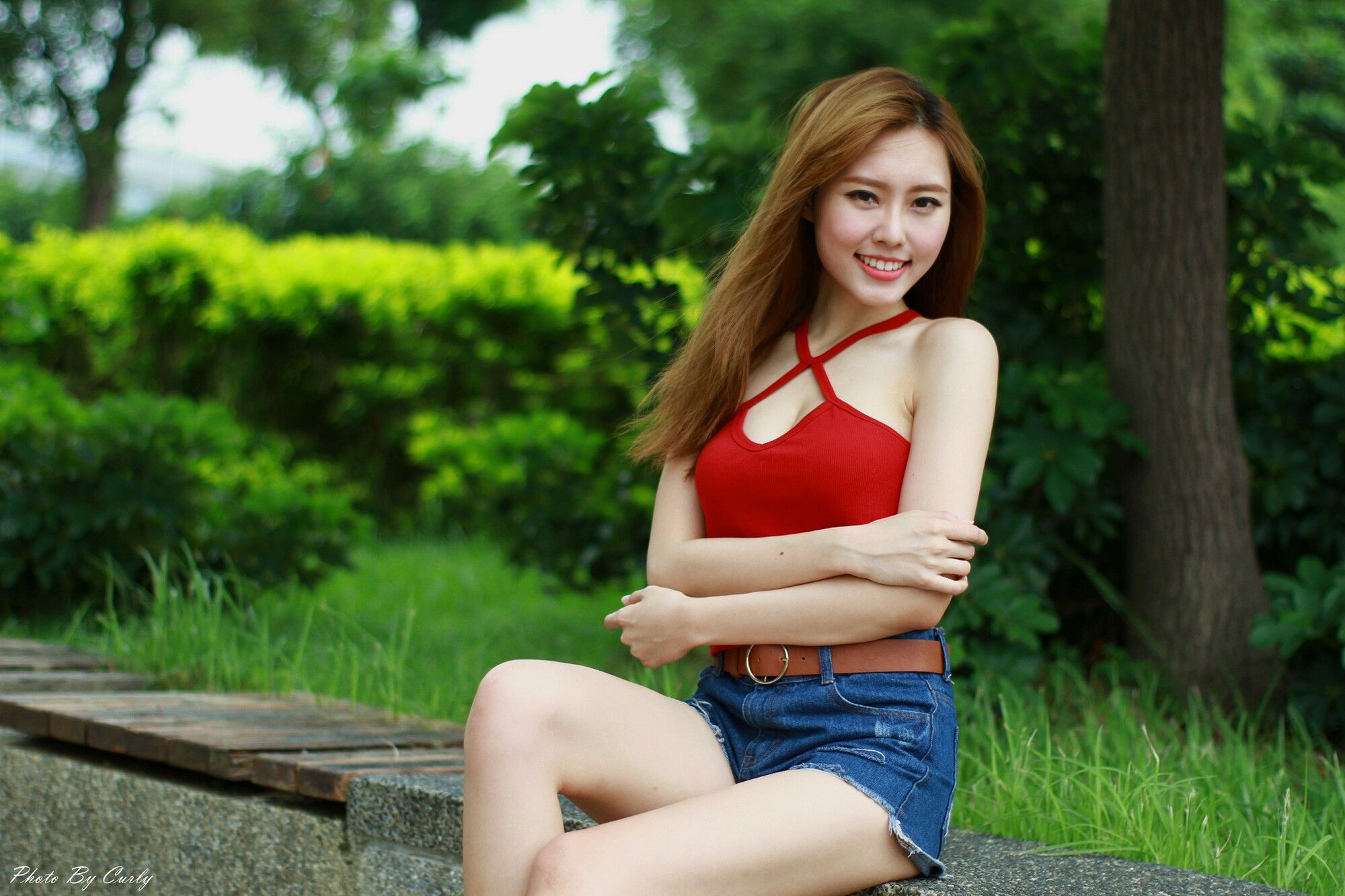 [台湾网红美女] 郭珉妏Queenie《技擊館街拍》
