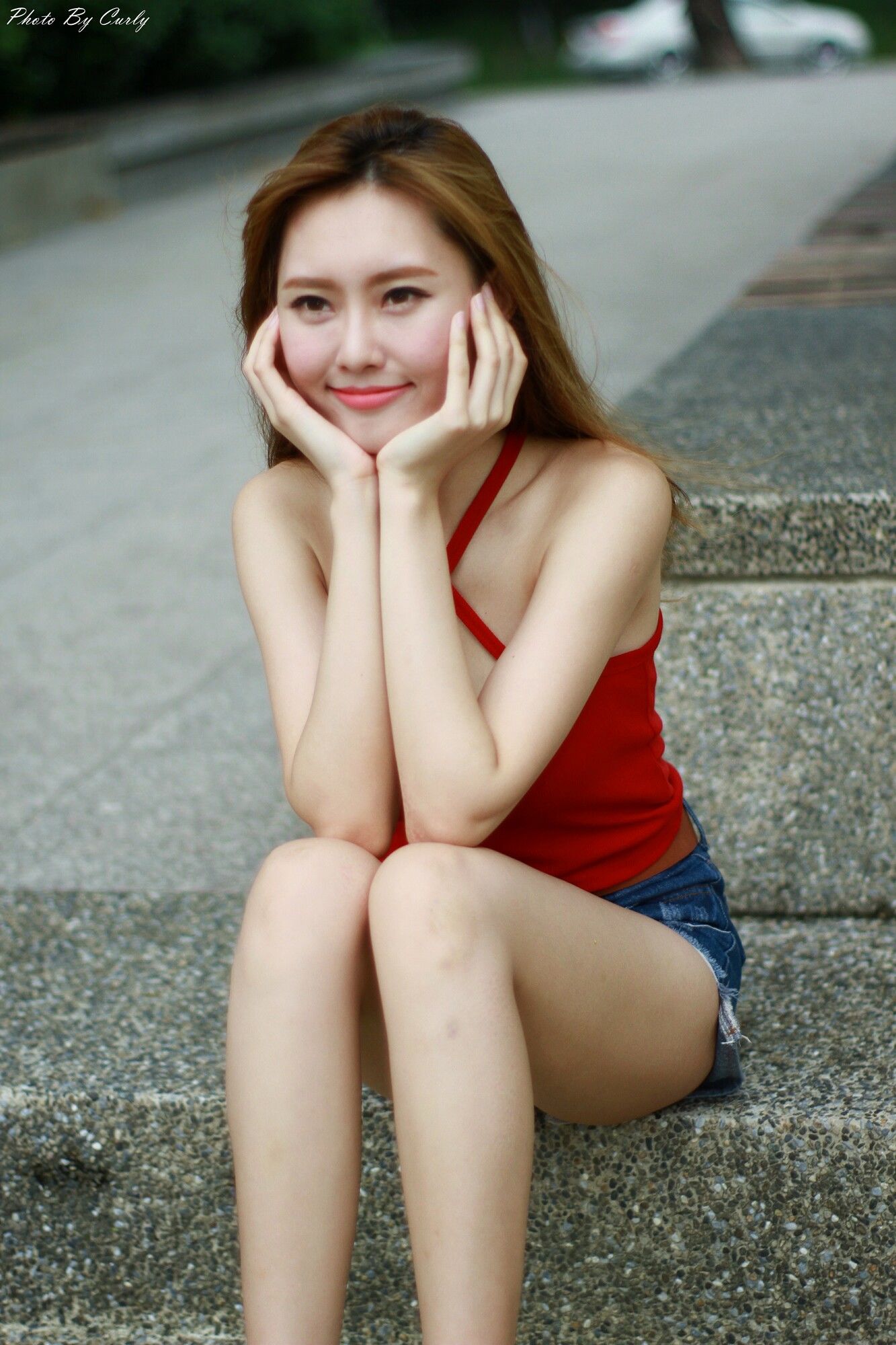 [台湾网红美女] 郭珉妏Queenie《技擊館街拍》