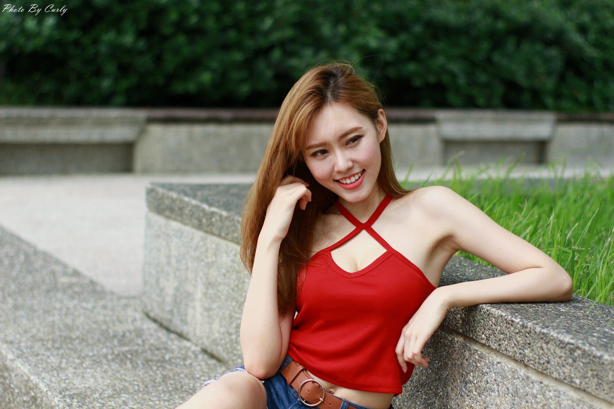 [台湾网红美女] 郭珉妏Queenie《技擊館街拍》