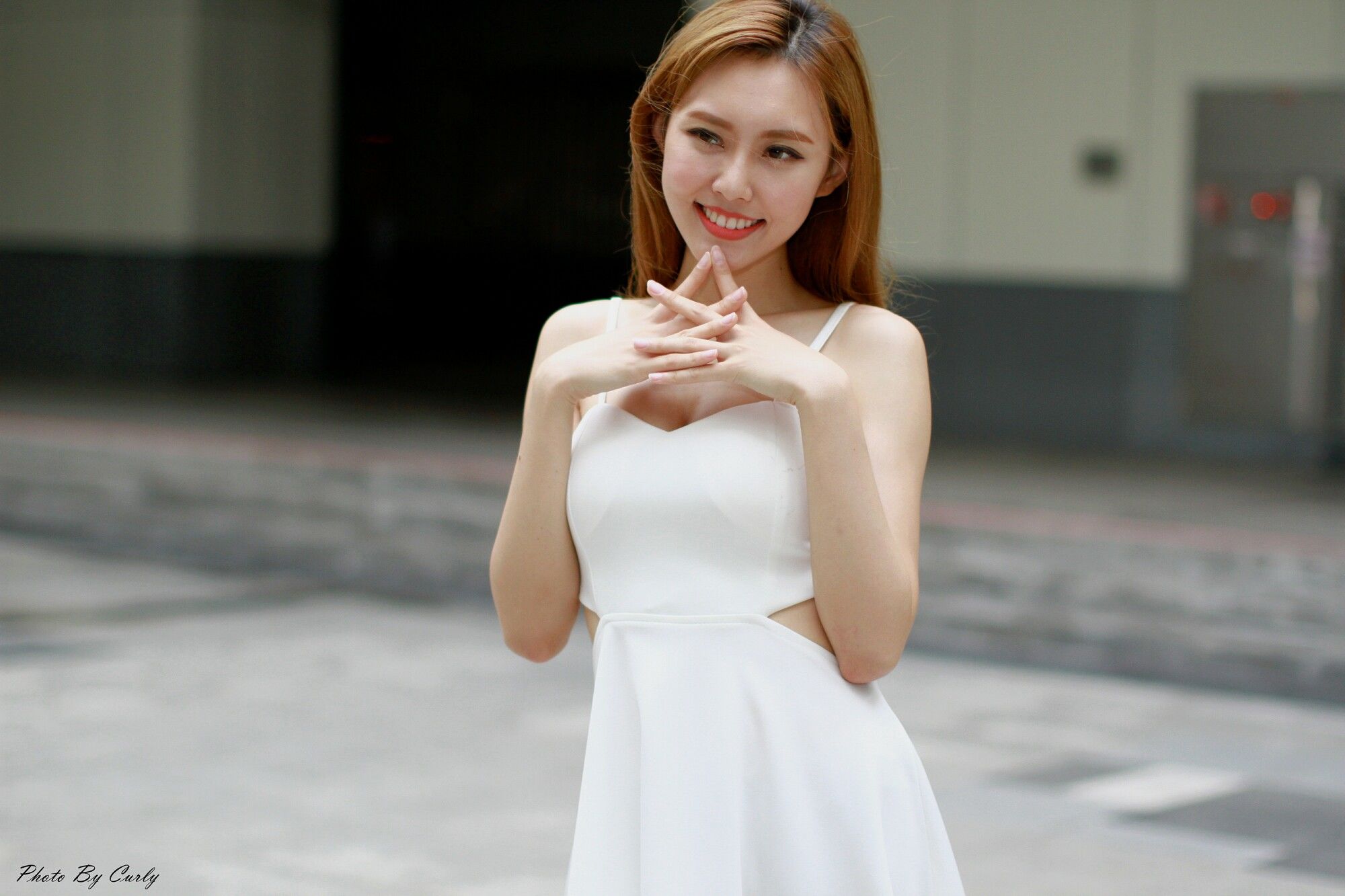 [台湾网红美女] 郭珉妏Queenie《技擊館街拍》