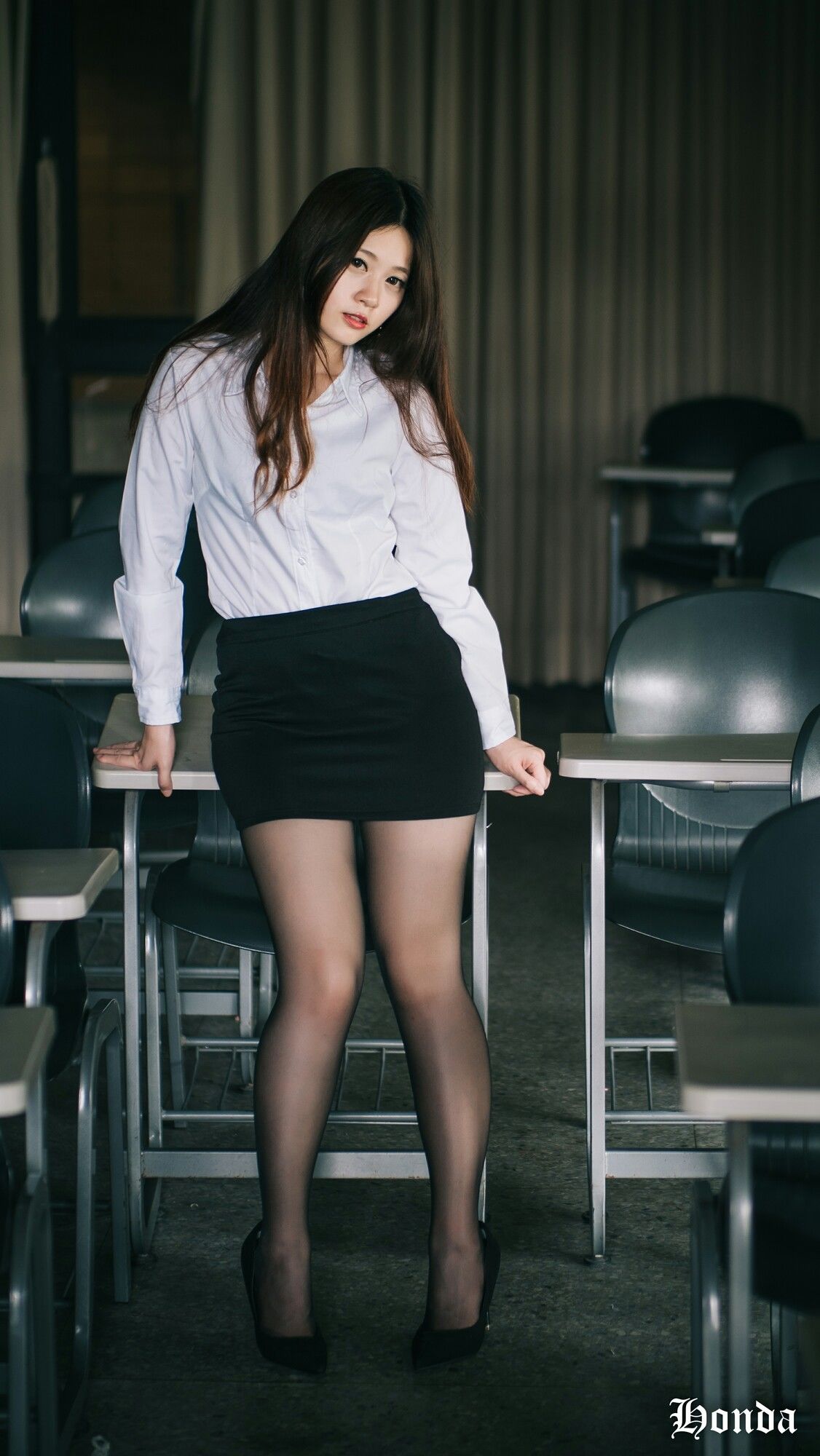 [台湾网红美女] Becky OL服装三套