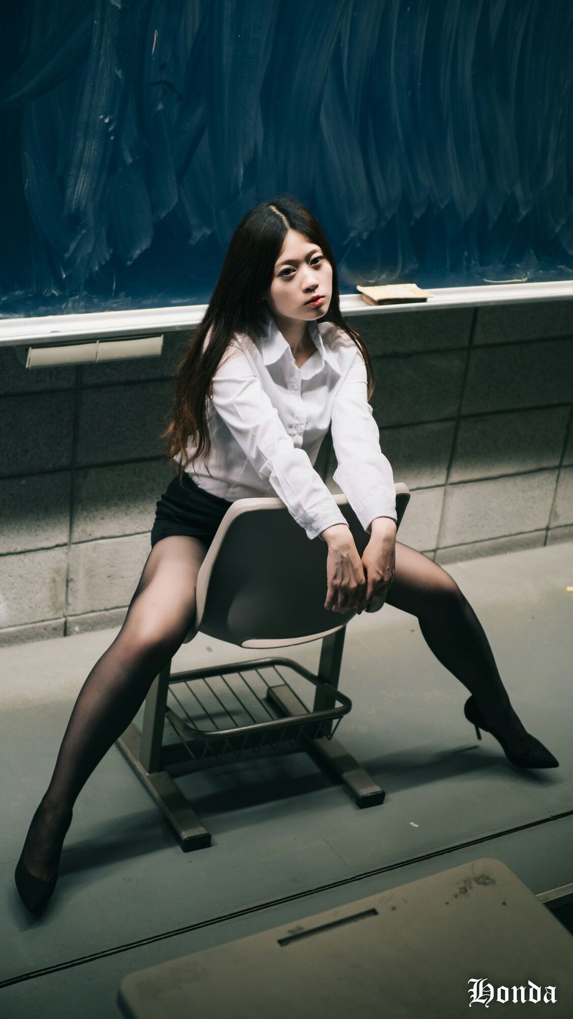 [台湾网红美女] Becky OL服装三套