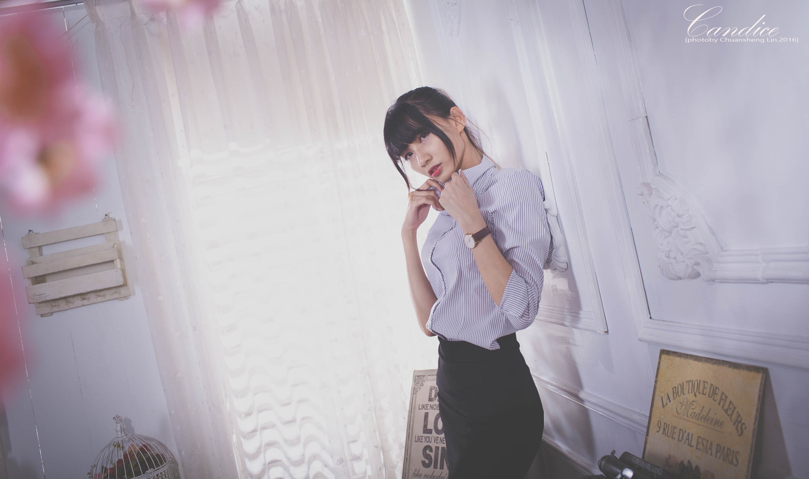 [台湾正妹] 蔡译心 - 棚拍黑丝制服美腿