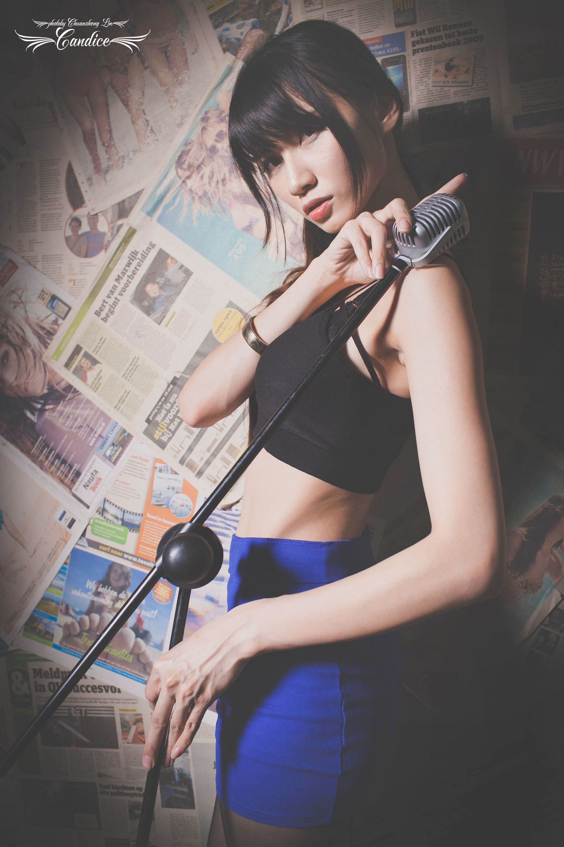 [台湾正妹] 蔡译心 - 棚拍黑丝制服美腿