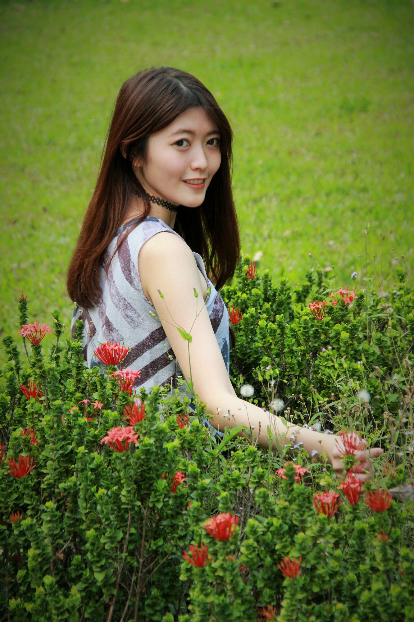 [台湾网红美女] Brindy薛薛/黄品瑄《台湾大学外拍》
