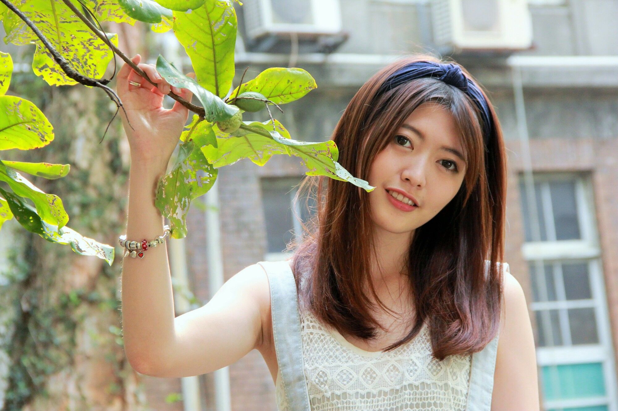 [台湾网红美女] Brindy薛薛/黄品瑄《台湾大学外拍》