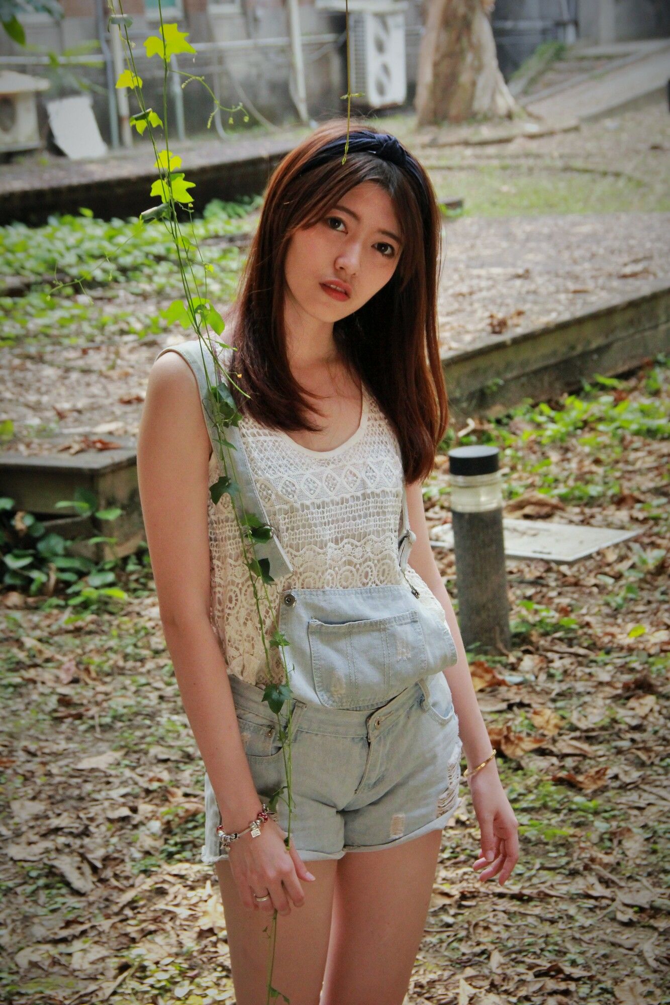 [台湾网红美女] Brindy薛薛/黄品瑄《台湾大学外拍》