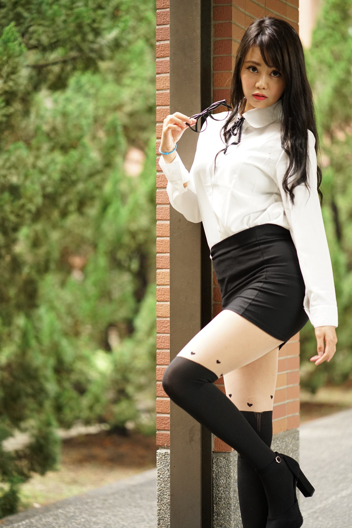 [台湾网红美女] Candy孙卉彤《亚洲大学外拍》