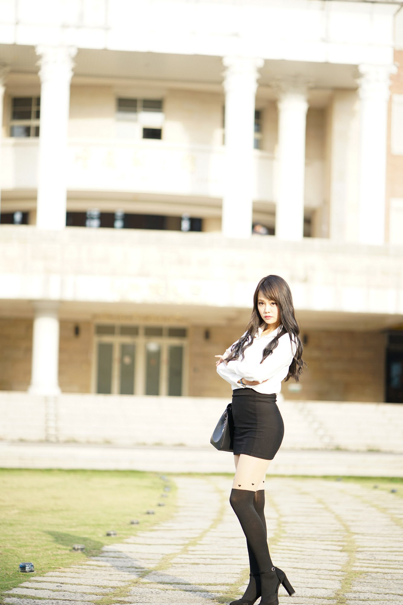 [台湾网红美女] Candy孙卉彤《亚洲大学外拍》