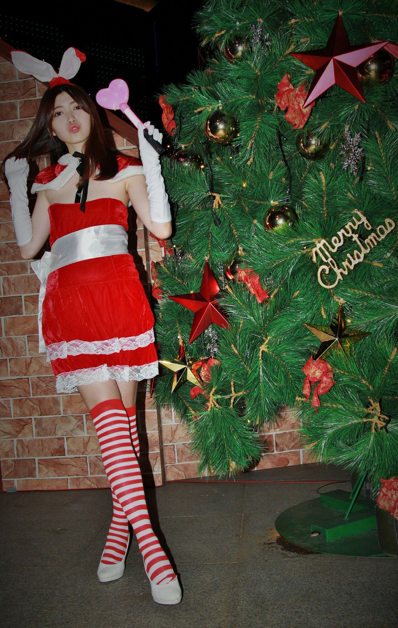 [台湾网红美女] 黄品瑄《板橋耶誕城夜拍》