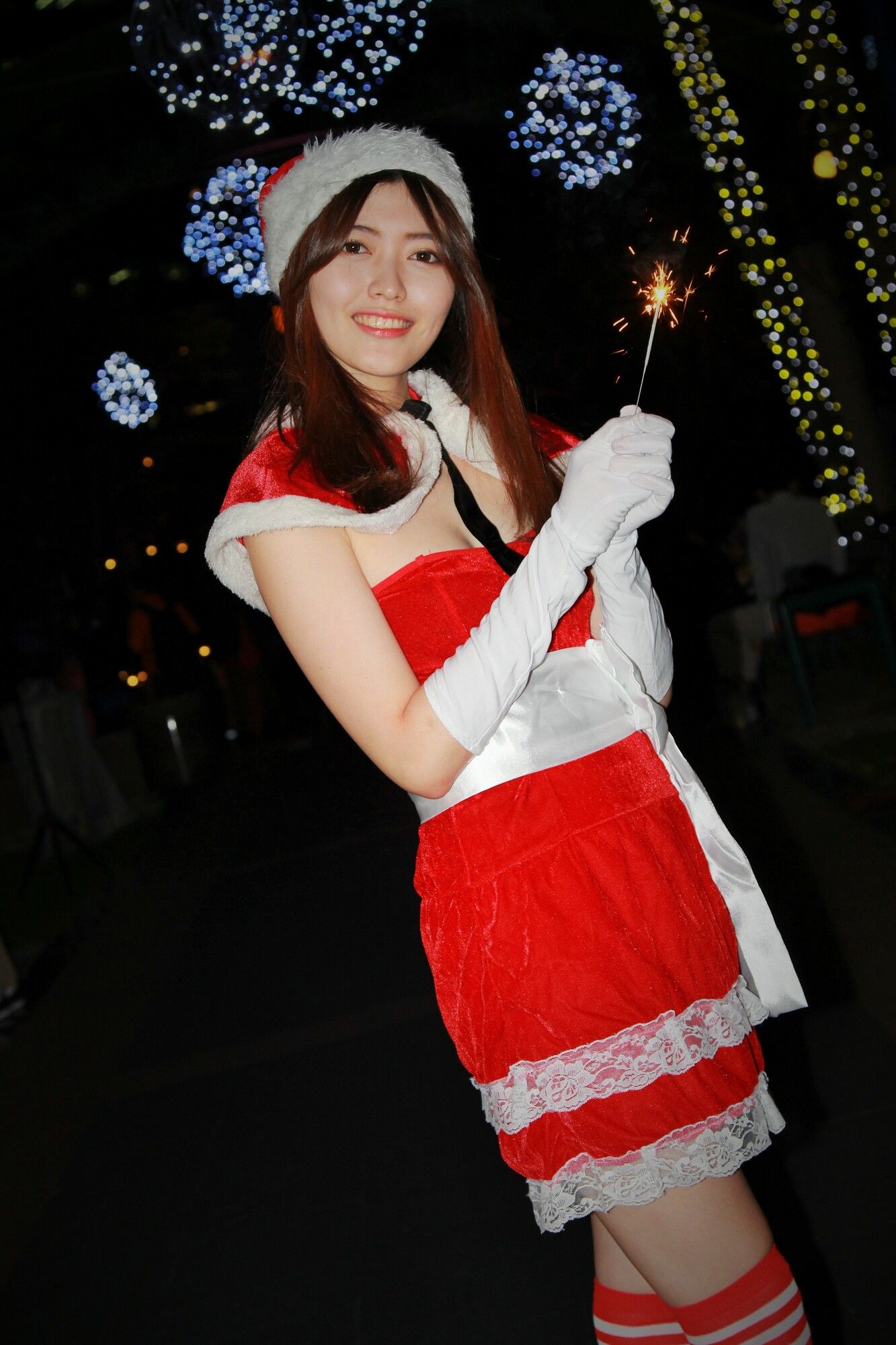 [台湾网红美女] 黄品瑄《板橋耶誕城夜拍》