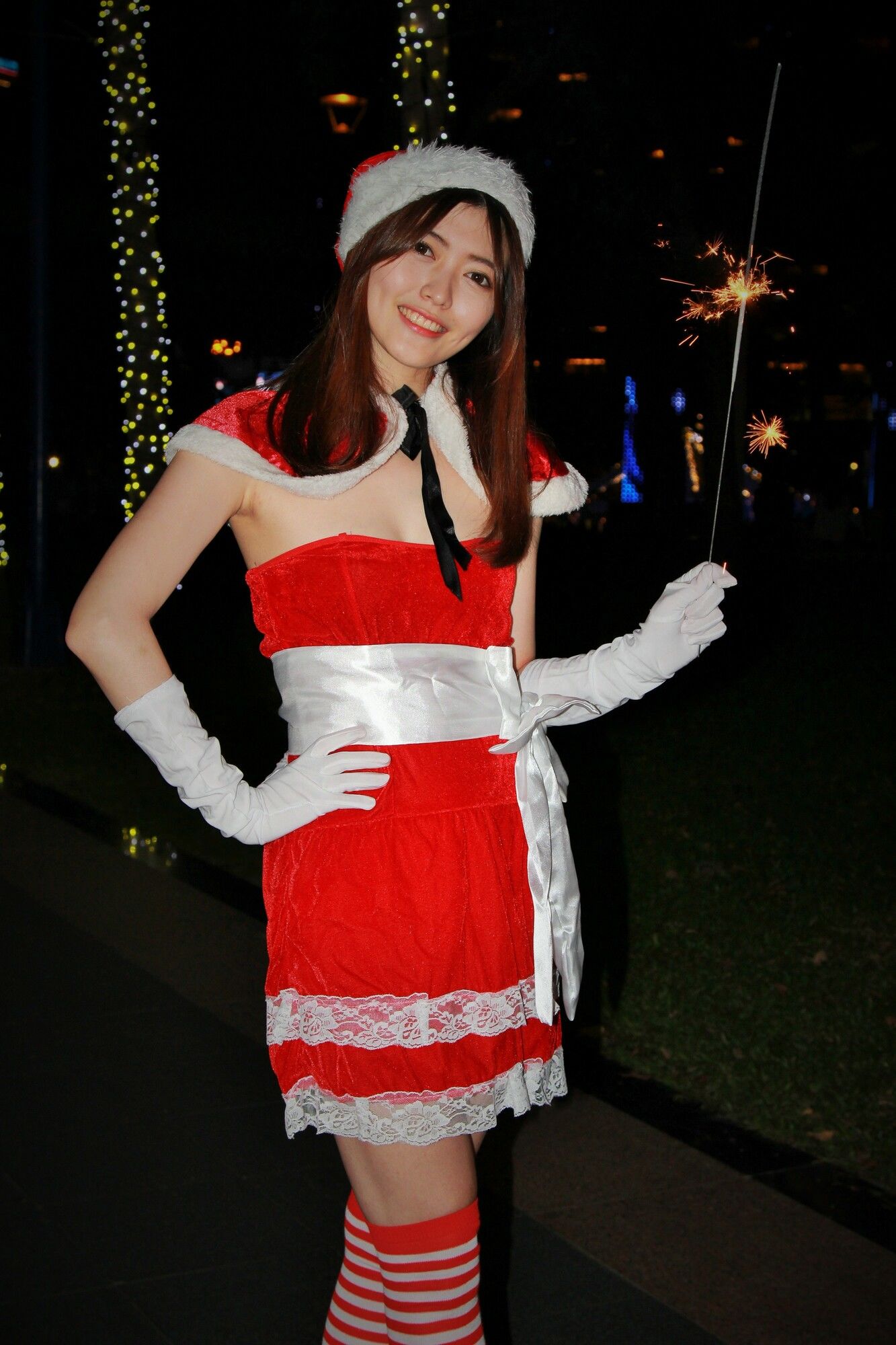 [台湾网红美女] 黄品瑄《板橋耶誕城夜拍》
