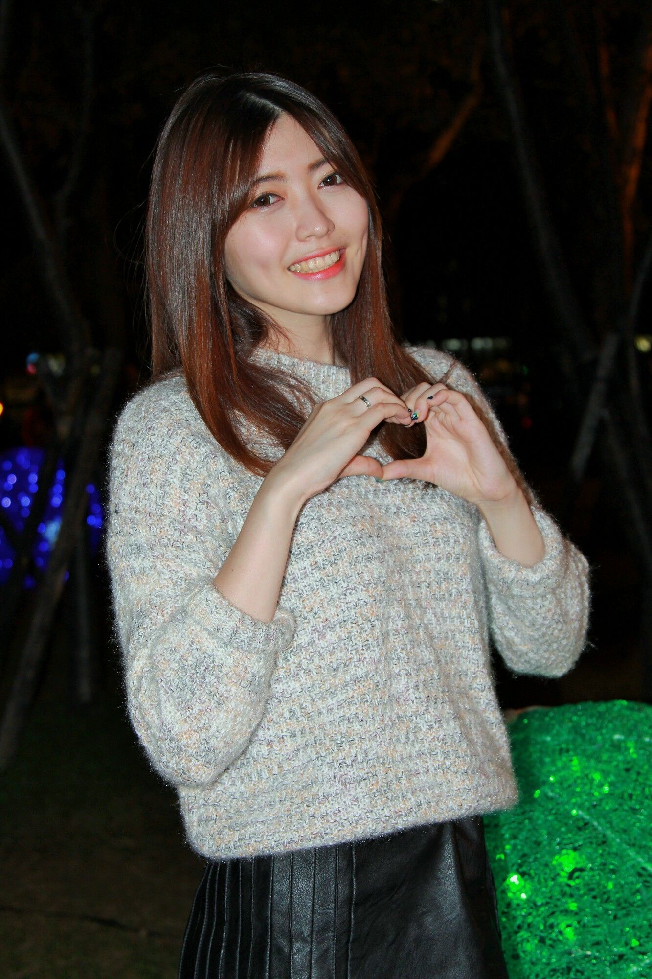 [台湾网红美女] 黄品瑄《板橋耶誕城夜拍》