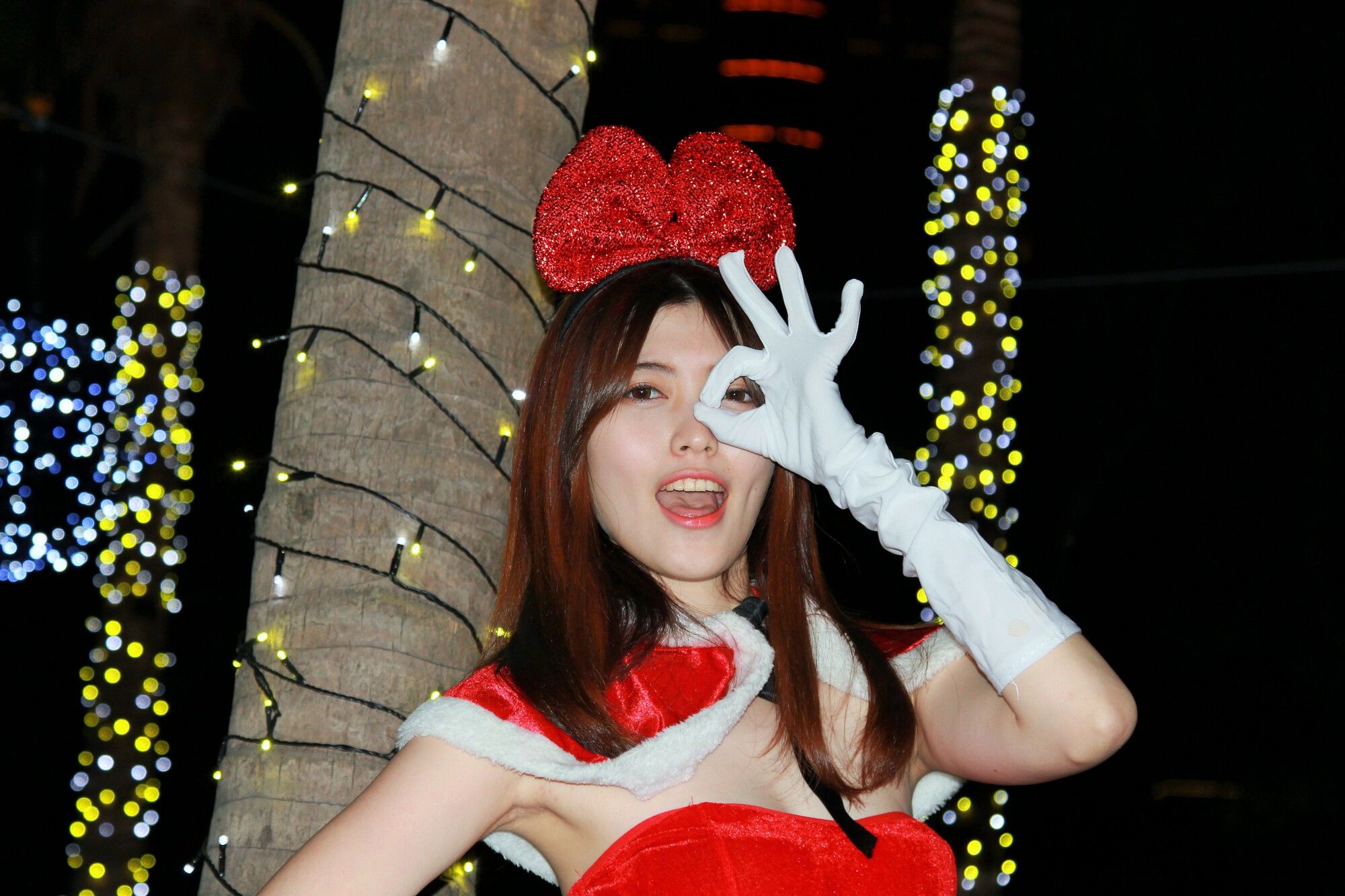 [台湾网红美女] 黄品瑄《板橋耶誕城夜拍》