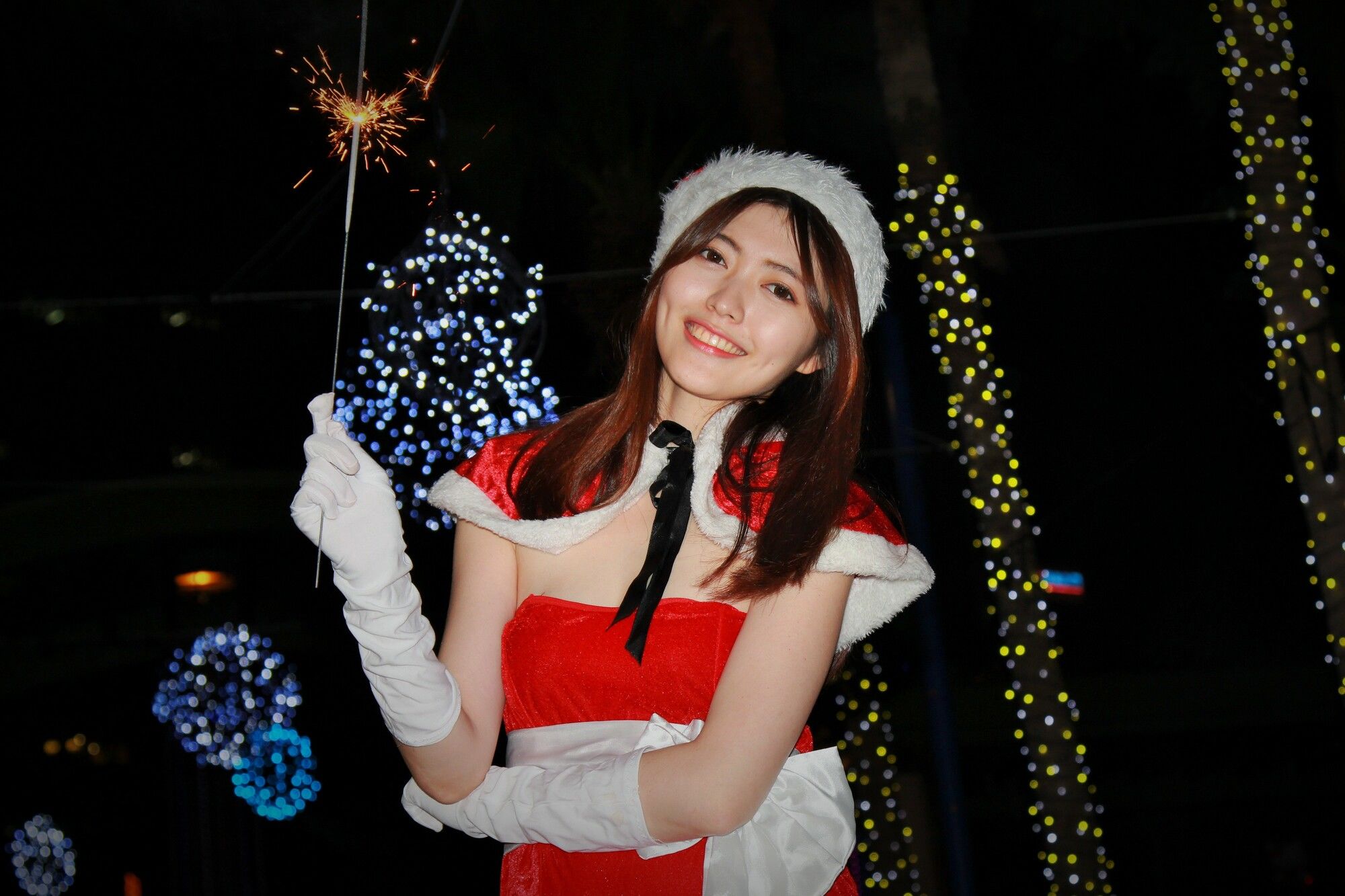 [台湾网红美女] 黄品瑄《板橋耶誕城夜拍》