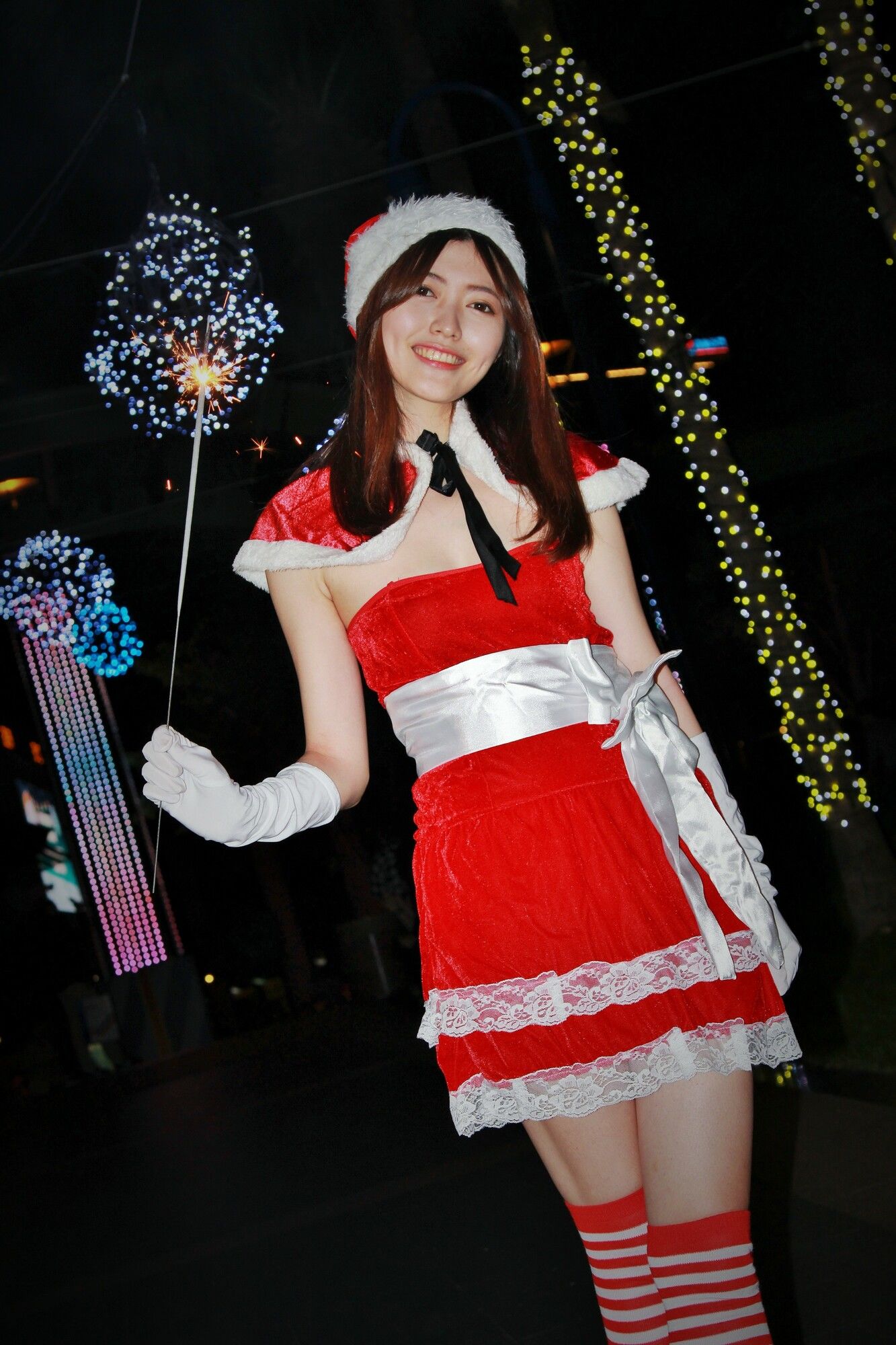 [台湾网红美女] 黄品瑄《板橋耶誕城夜拍》