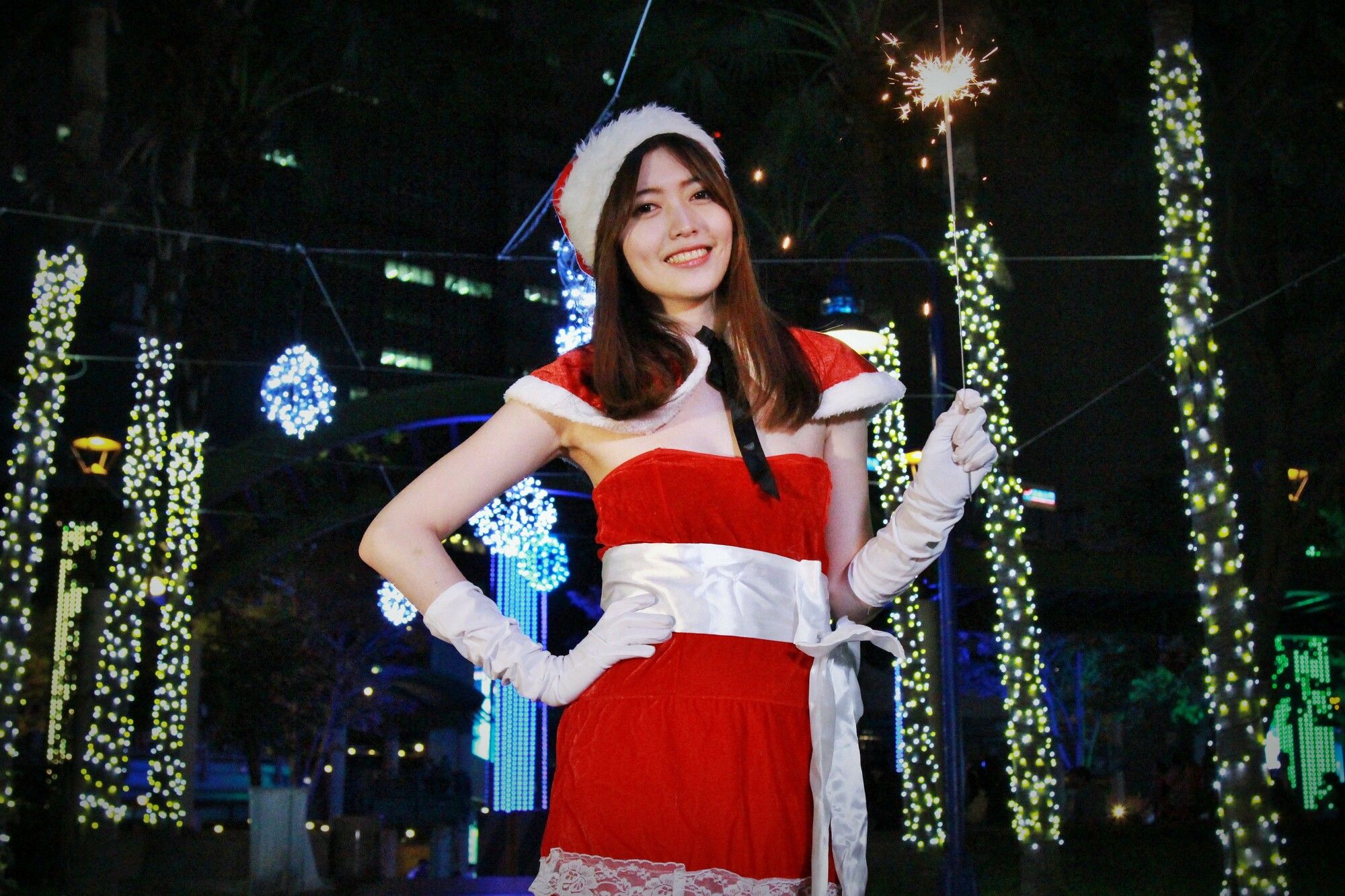 [台湾网红美女] 黄品瑄《板橋耶誕城夜拍》