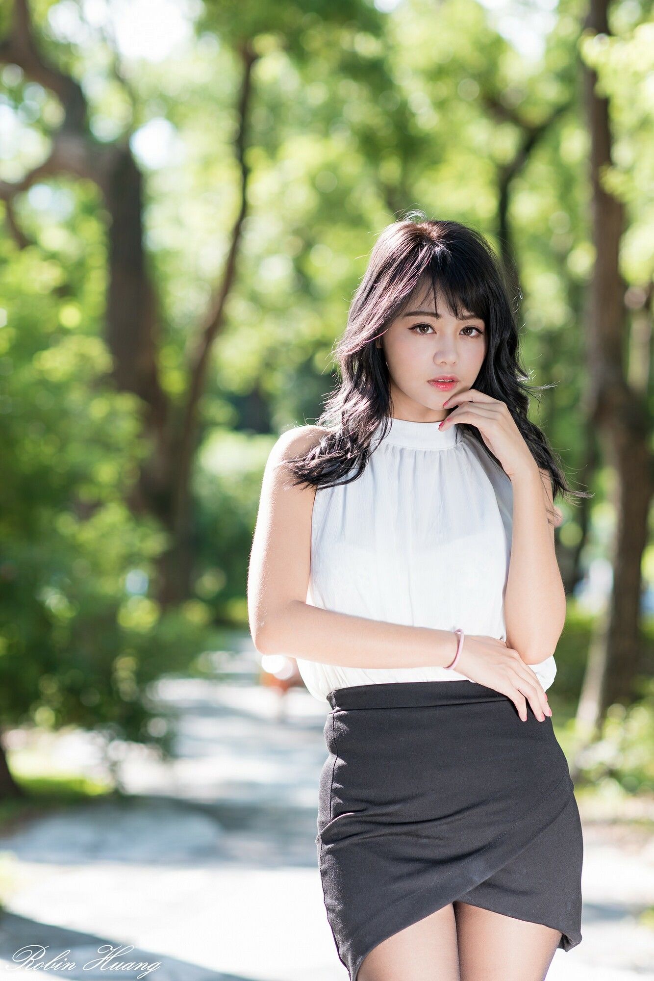 [台湾正妹] 孙卉彤Candy《OL黑丝（2套）》