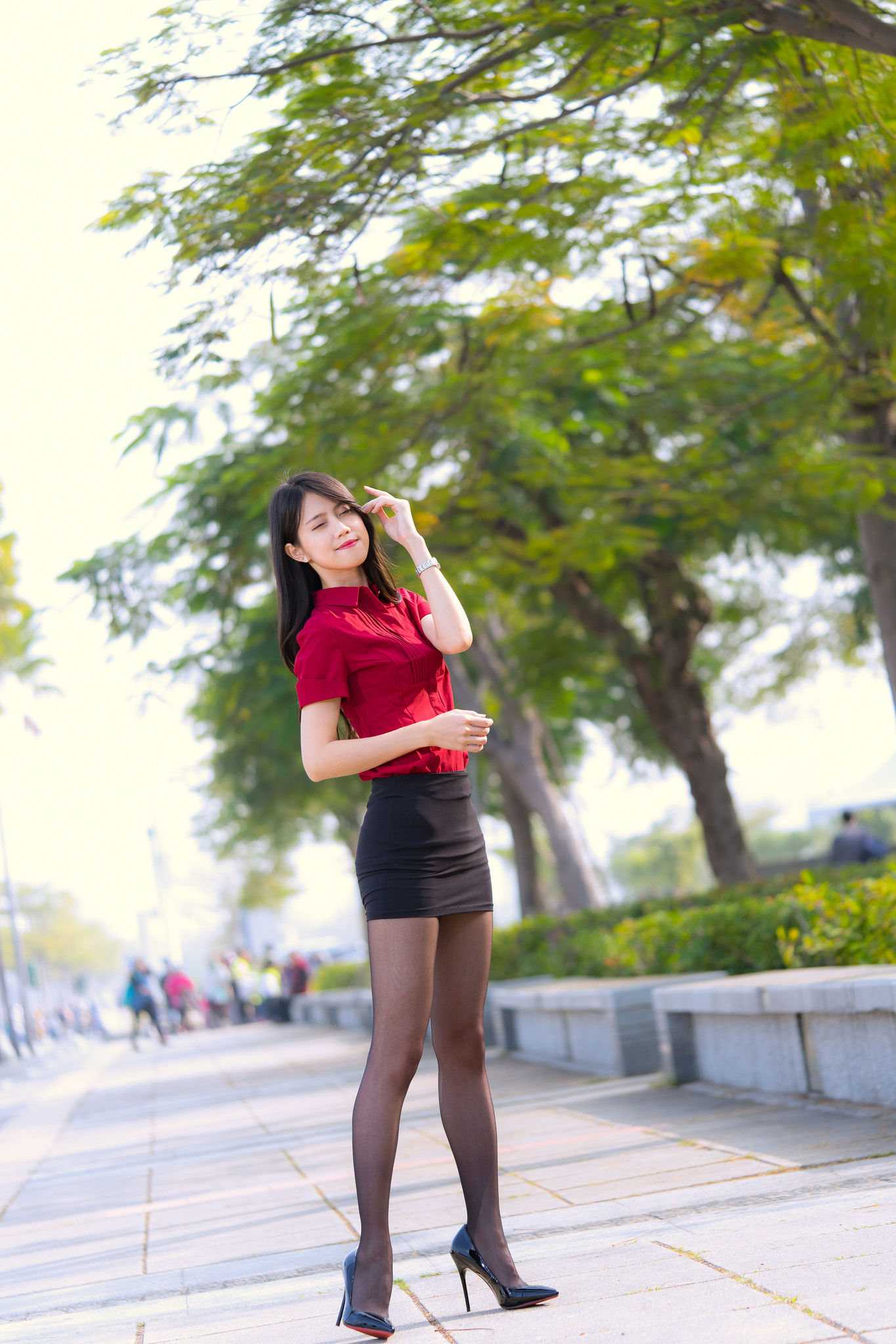 [台湾网红美女] Candy宝儿《夢時代黑丝街拍》