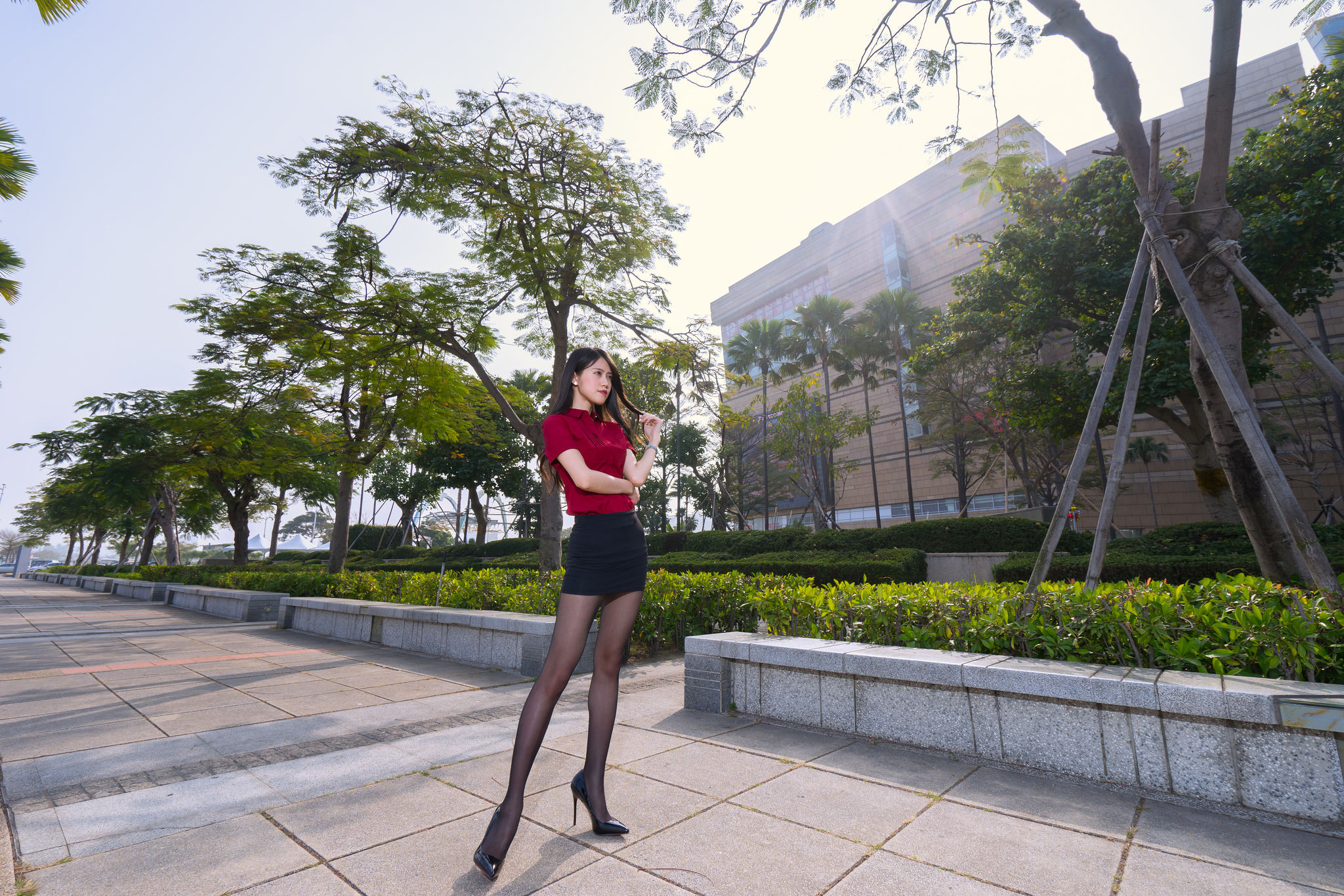 [台湾网红美女] Candy宝儿《夢時代黑丝街拍》