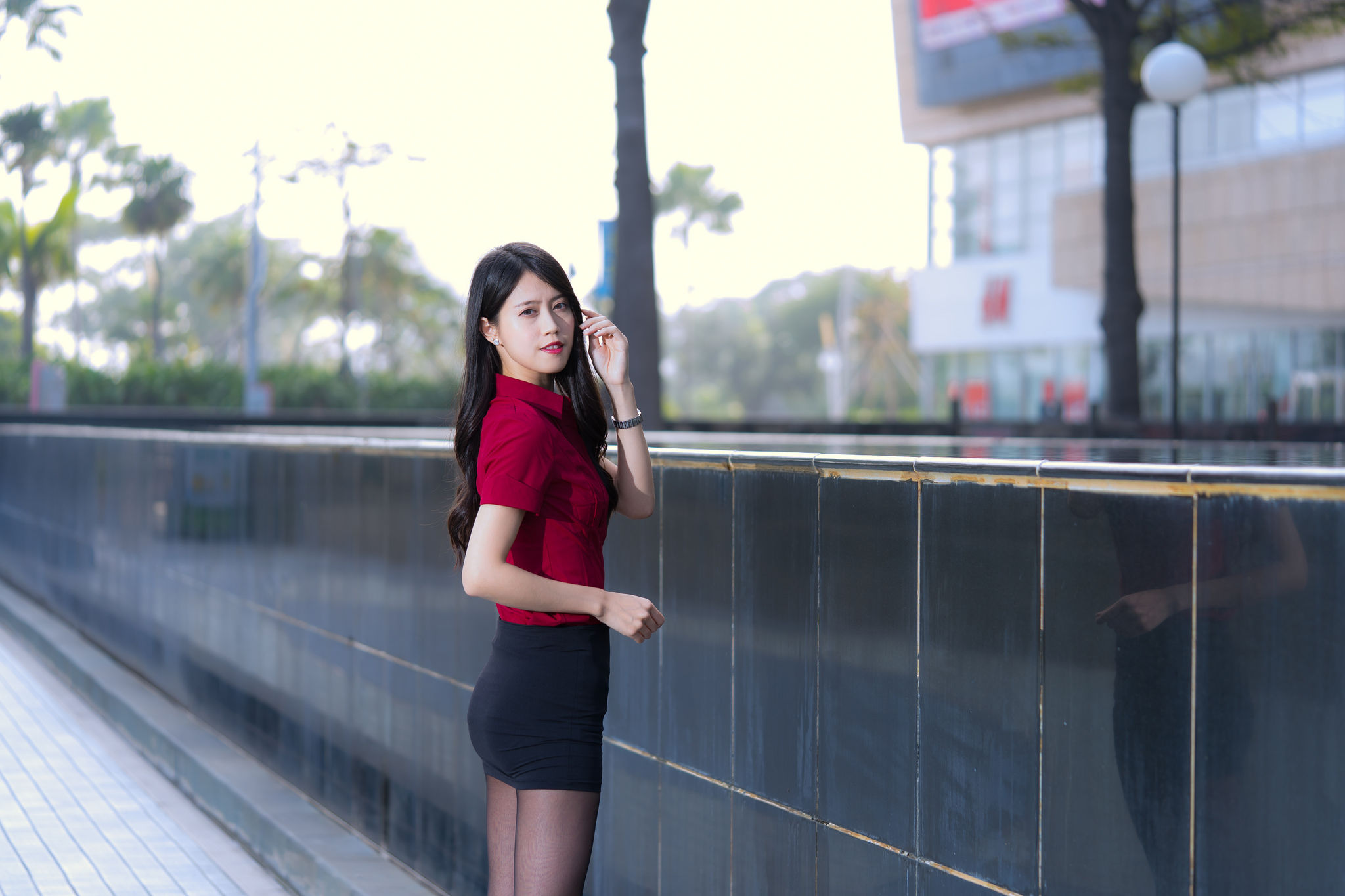 [台湾网红美女] Candy宝儿《夢時代黑丝街拍》
