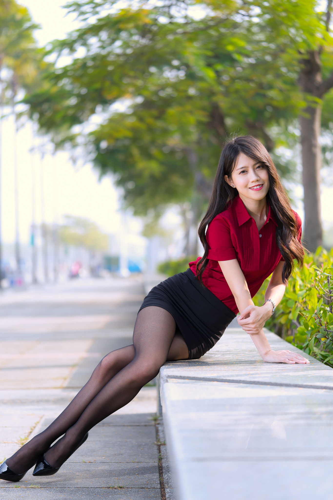 [台湾网红美女] Candy宝儿《夢時代黑丝街拍》