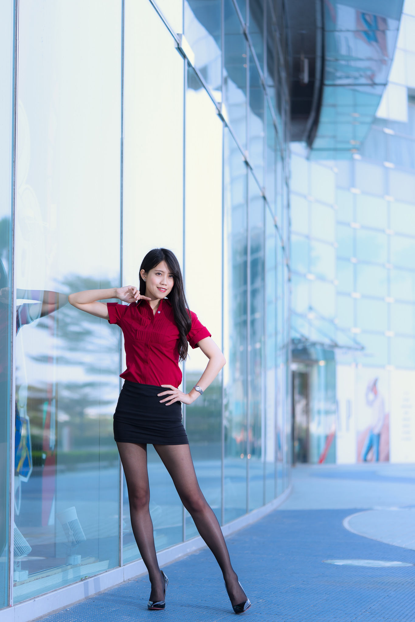 [台湾网红美女] Candy宝儿《夢時代黑丝街拍》