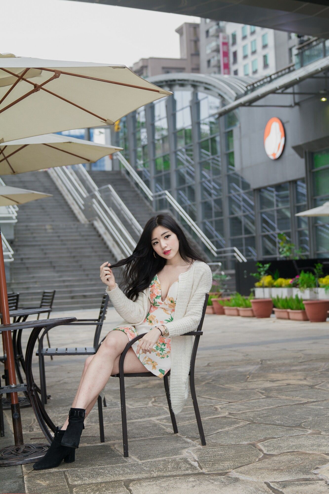 [台湾网红美女] 谢立琪 大安森林公園