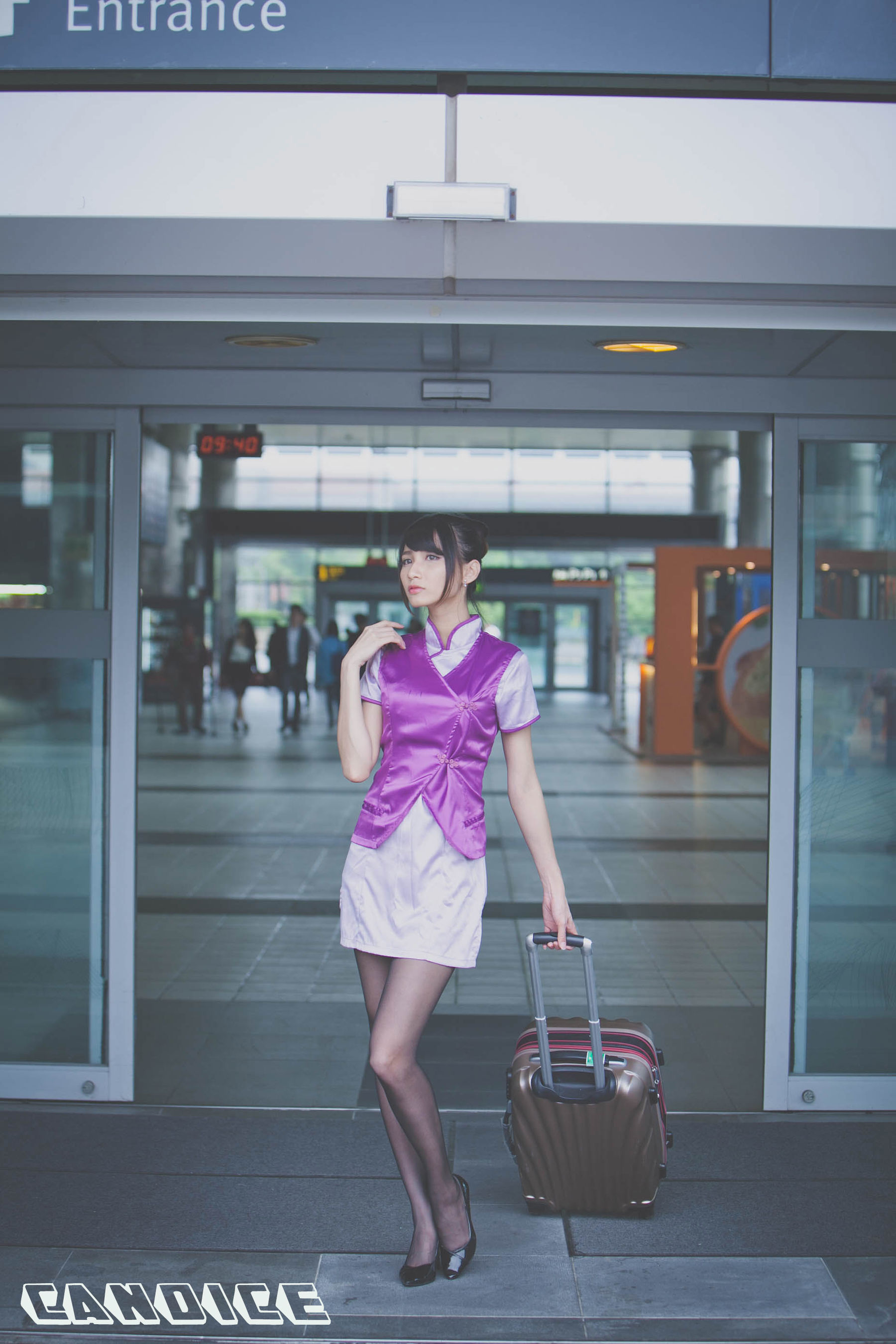 [台湾正妹] 蔡译心Candice《空姐黑丝街拍》
